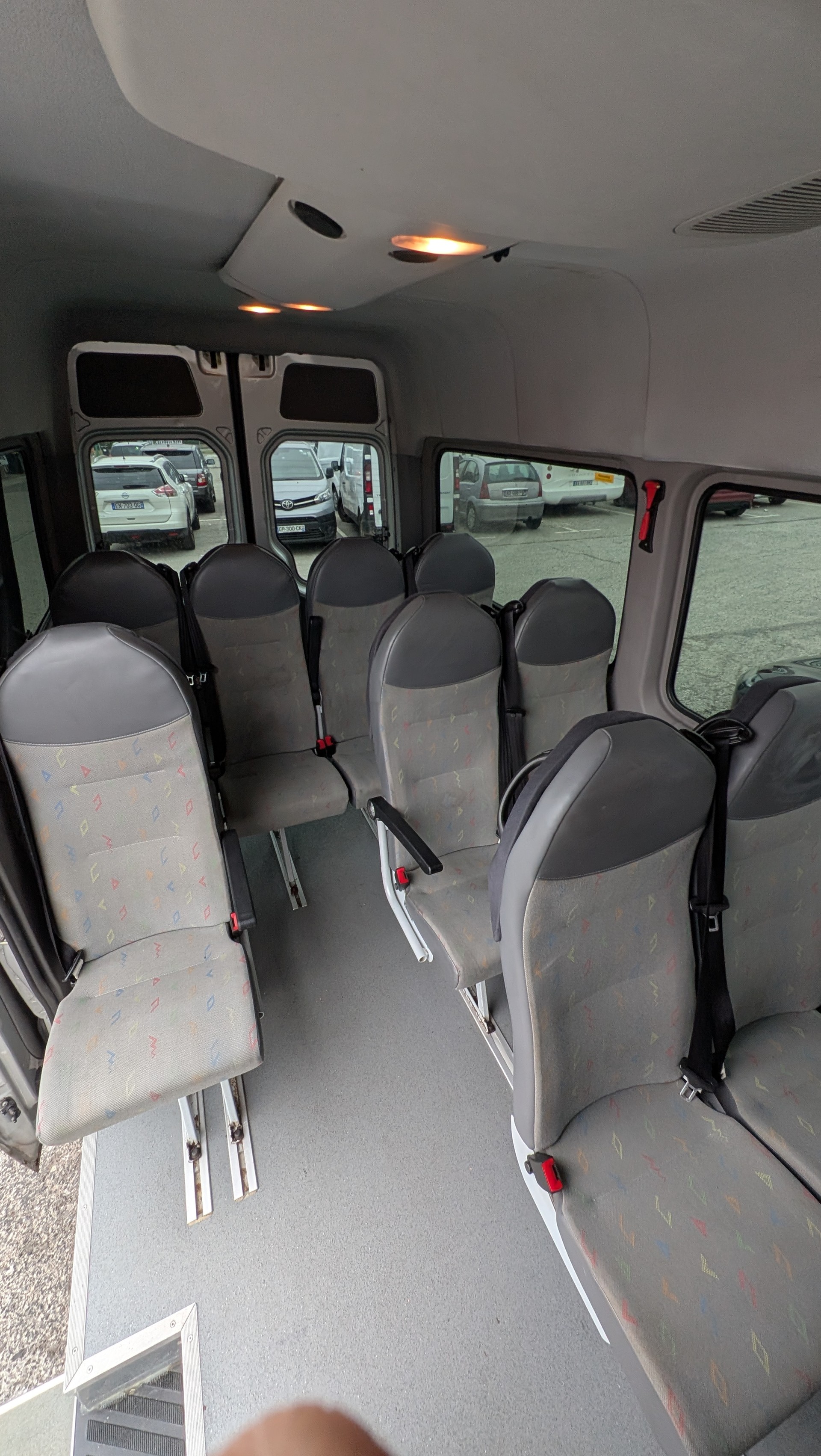 VW 35 Walds MINIBUS 12P-image-9