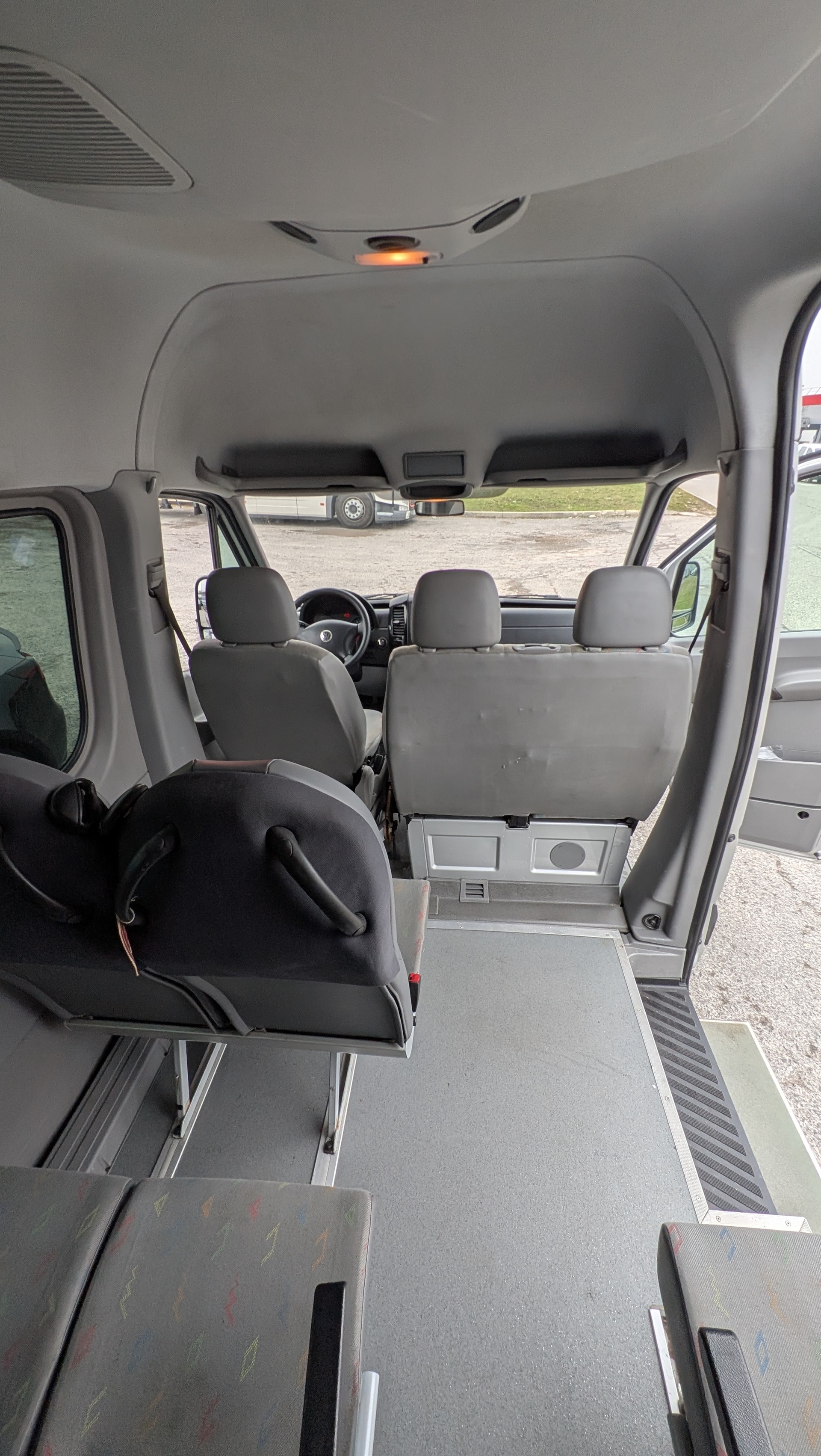 VW 35 Walds MINIBUS 12P-image-8