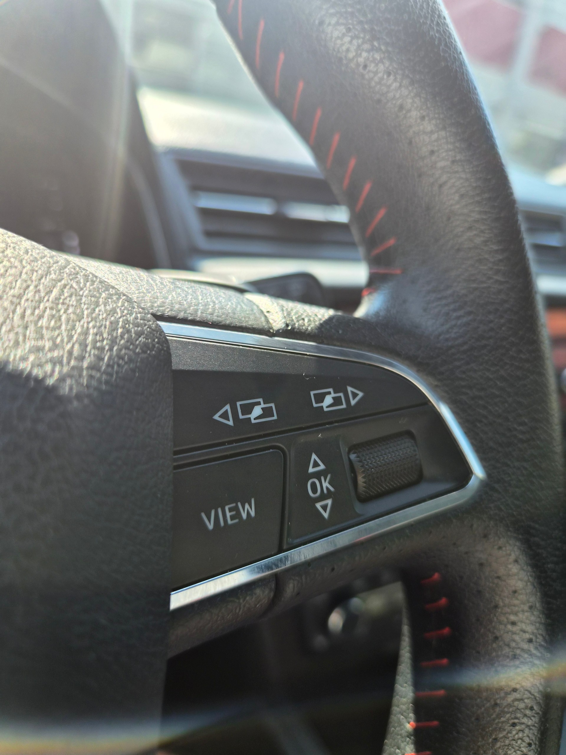 SEAT Ibiza 1.0 EcoTSI DSG Swiss FR-image-9