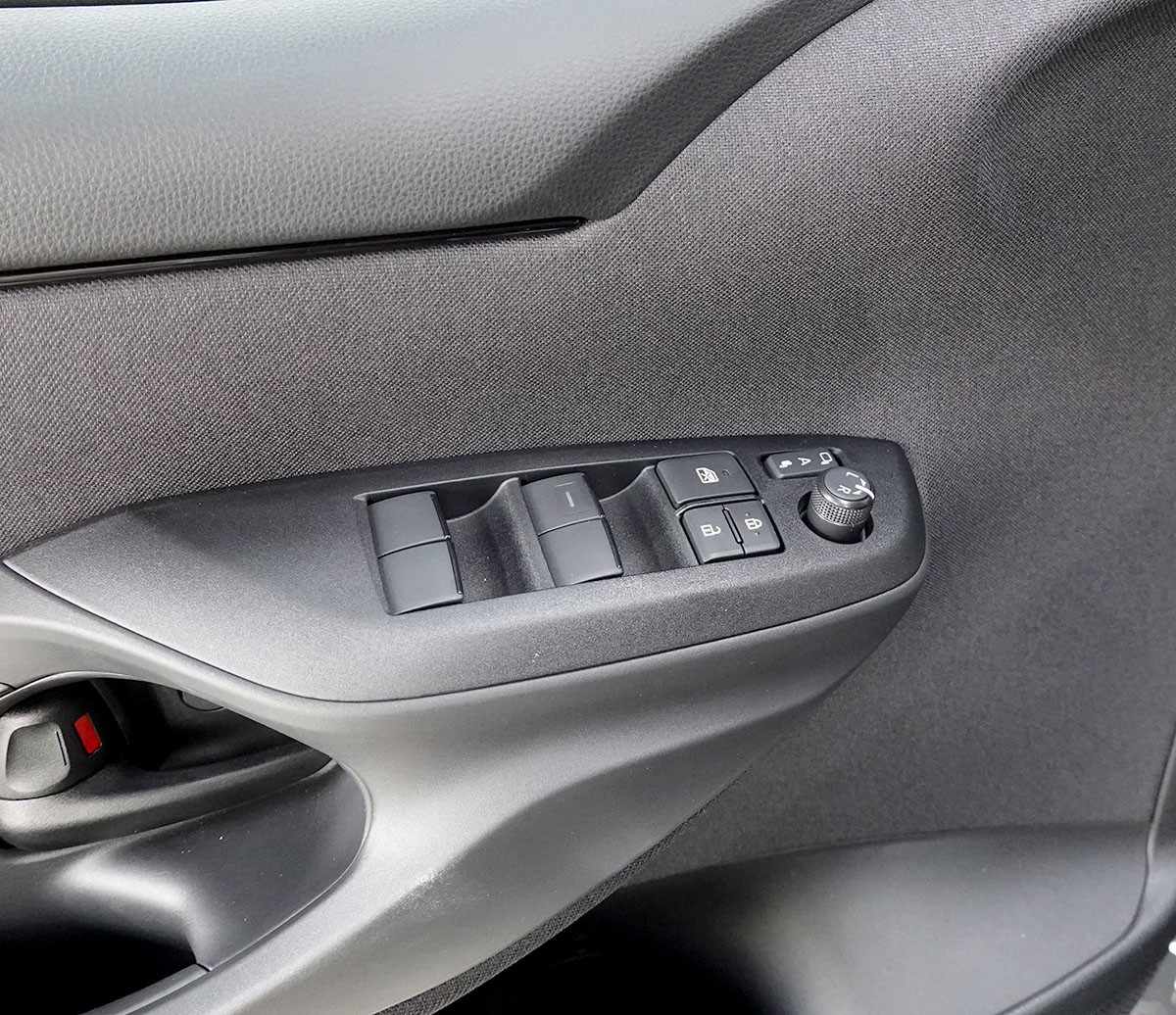 TOYOTA Yaris 1.5 GR Sport e-CVT Panoramaglasdach, JBL, Head-Up Display-image-16