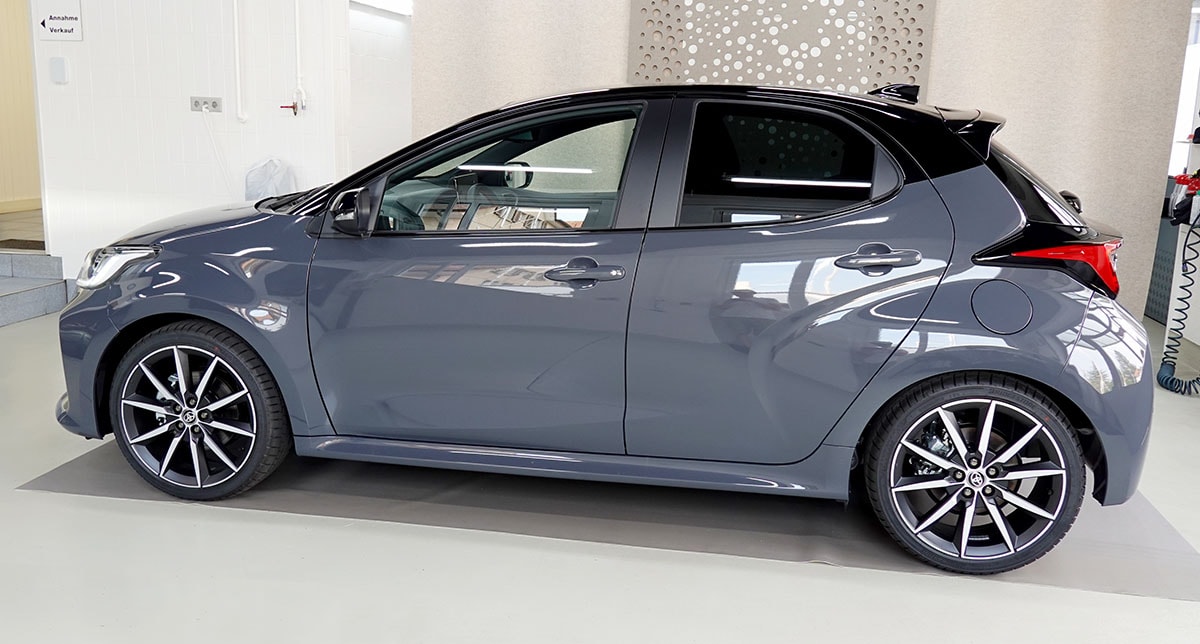 TOYOTA Yaris 1.5 GR Sport e-CVT Panoramaglasdach, JBL, Head-Up Display-image-1