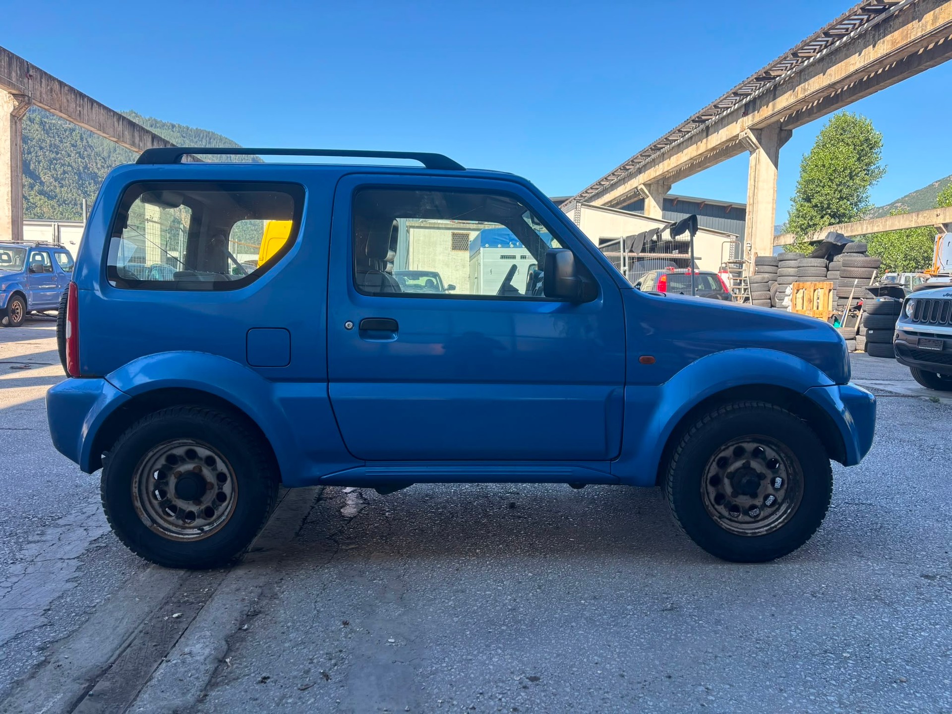 SUZUKI Jimny 1.3 16V JLX-image-2