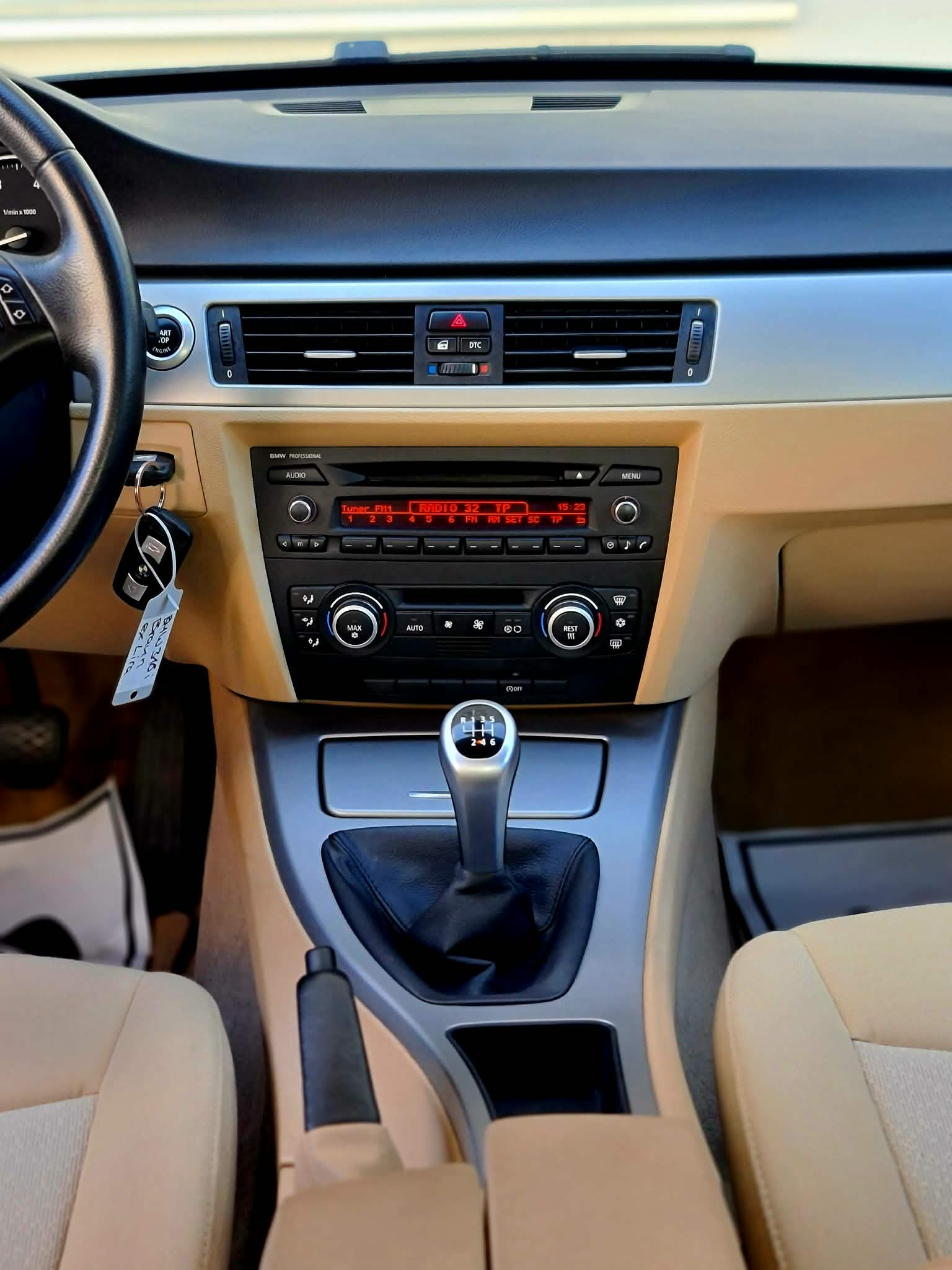 BMW 318i Access-image-10