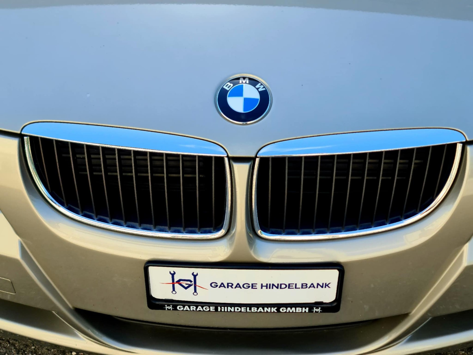 BMW 318i Access-image-3