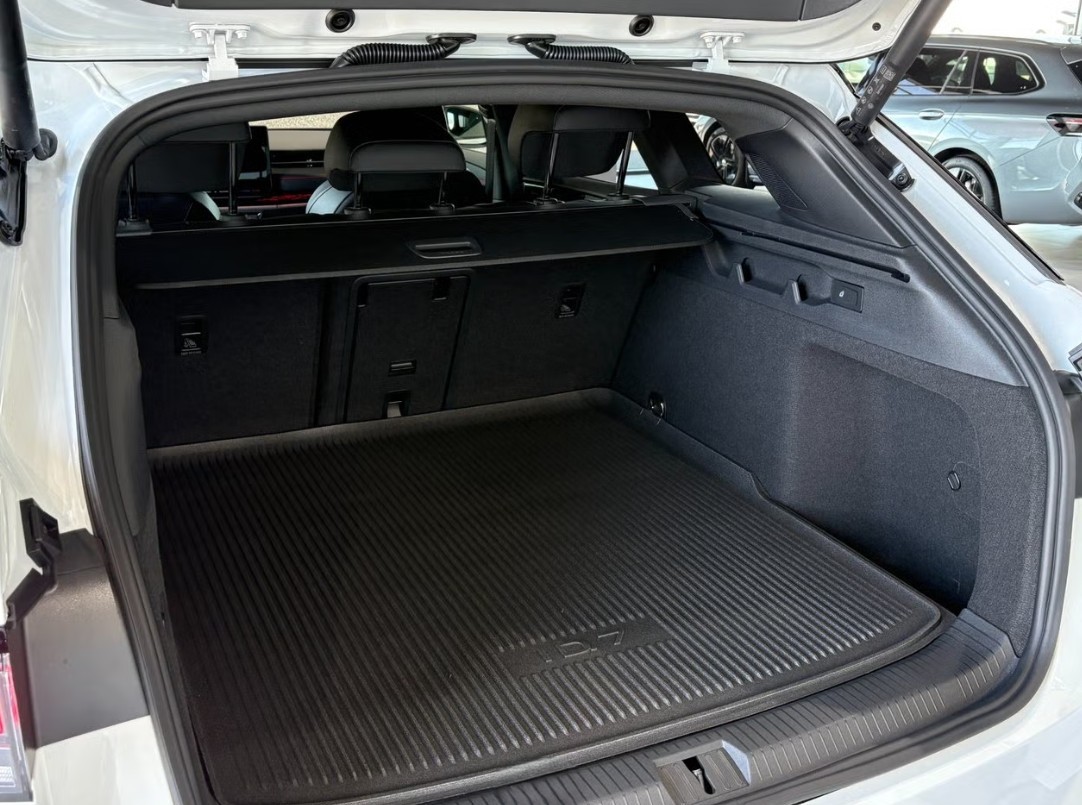 VW ID.7 Tourer GTX 86 kWh GTX 4 Motion-image-21