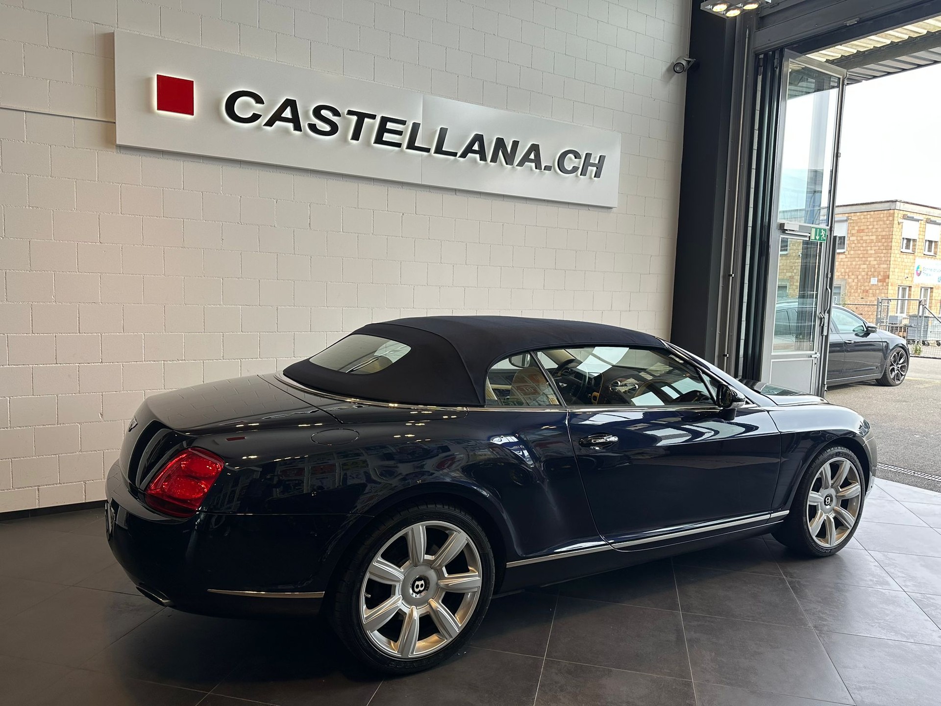 BENTLEY Continental GTC 6.0-image-6