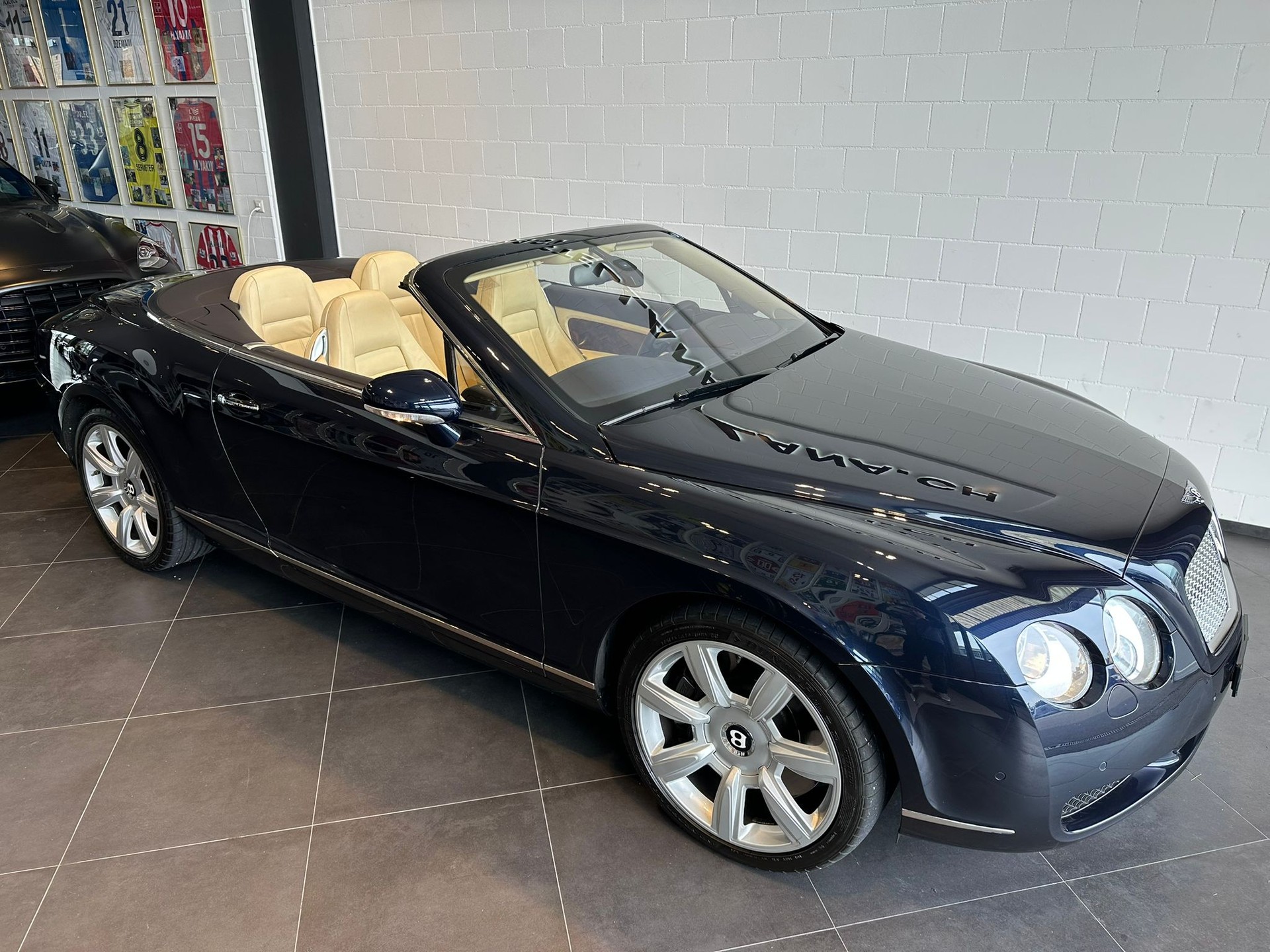 BENTLEY Continental GTC 6.0-image-2