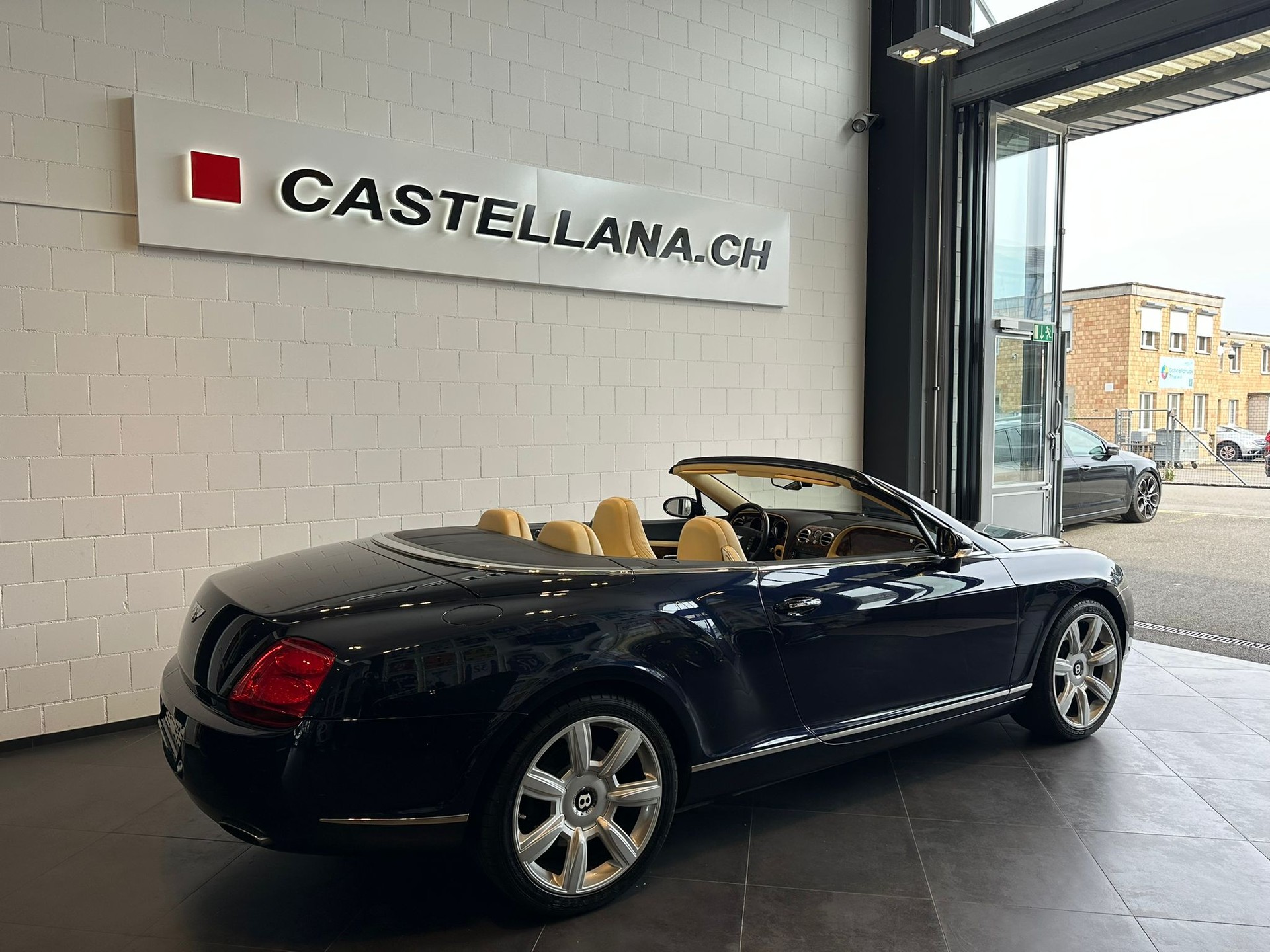 BENTLEY Continental GTC 6.0-image-4
