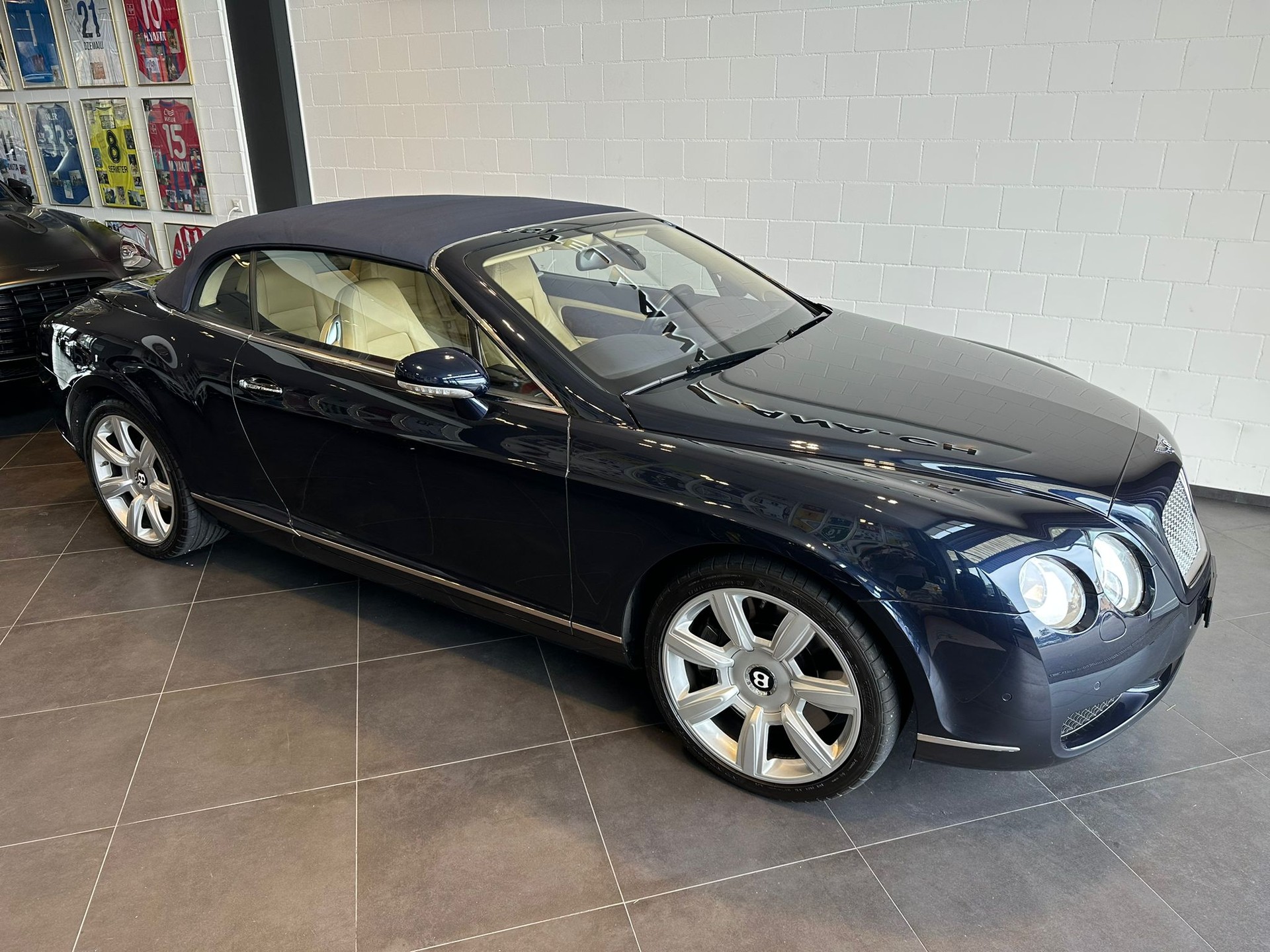 BENTLEY Continental GTC 6.0-image-3