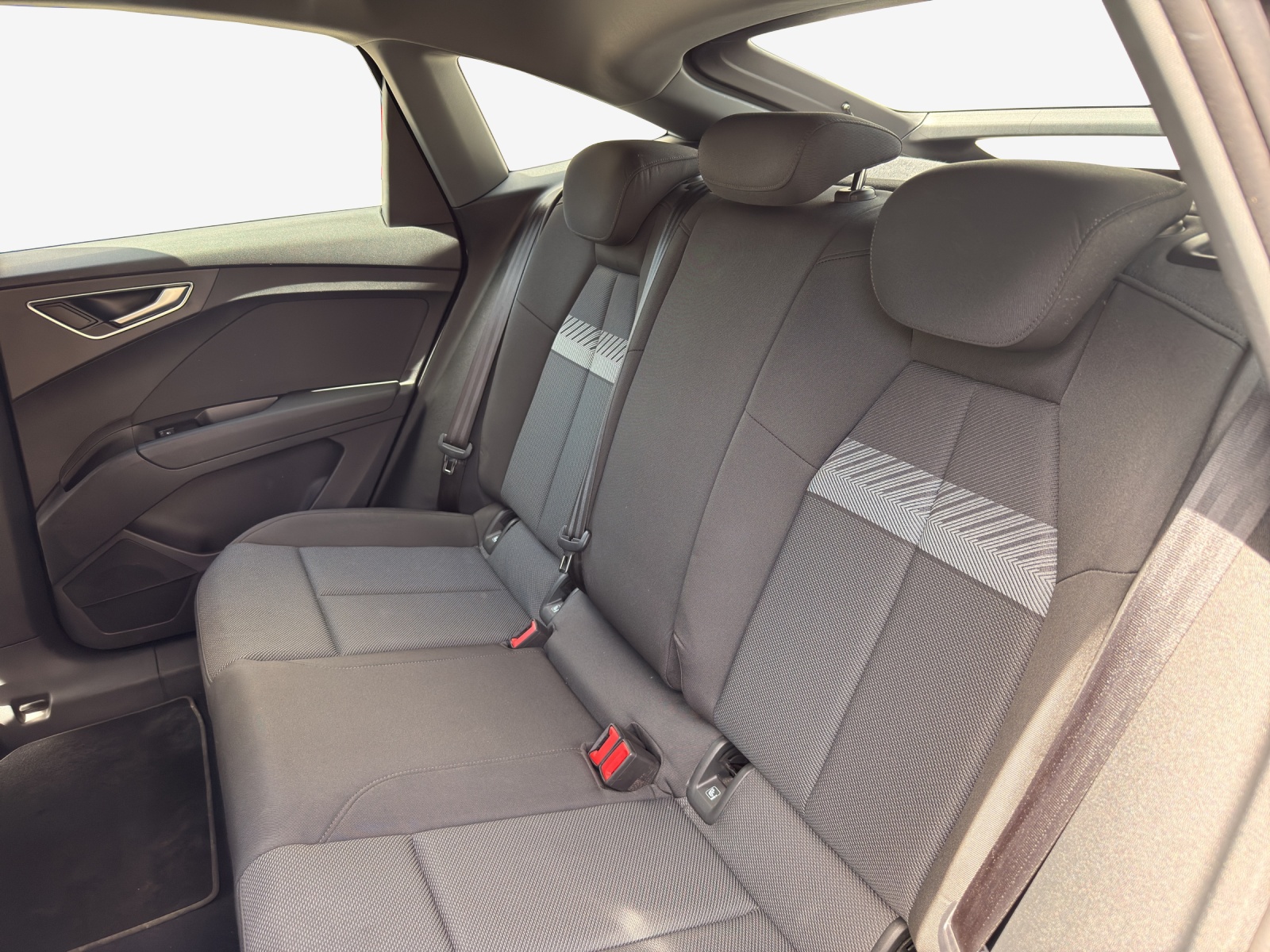 AUDI Q4 Sportback e-tron 35-image-12