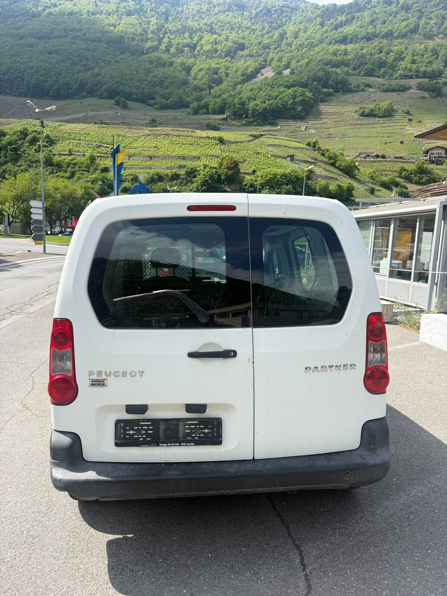 PEUGEOT Partner 1.6i Urban-image-4