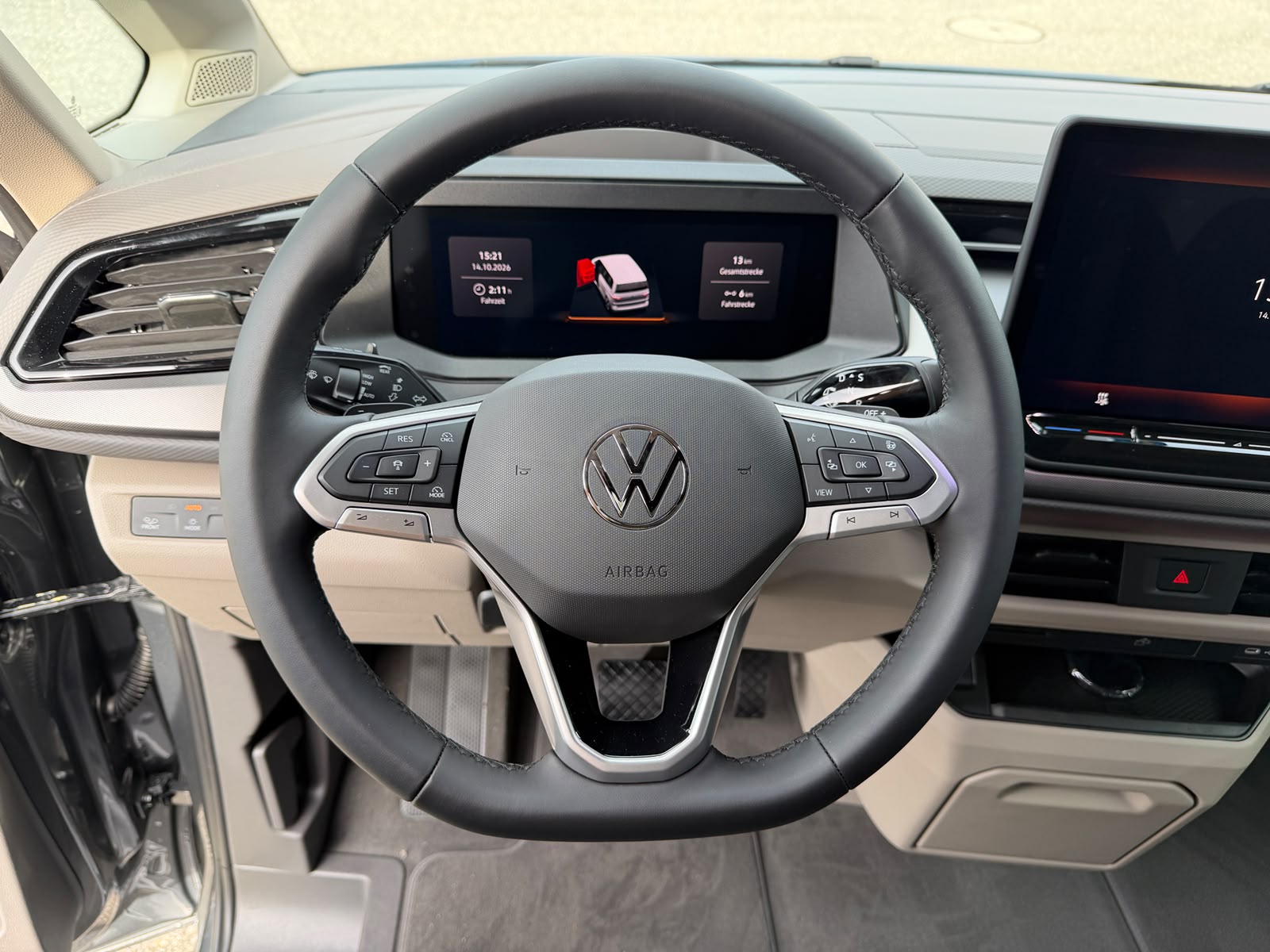 VW California eHybrid 4x4 Beach Tour Liberty 4Motion mit 5-Sitzplätzen-image-25