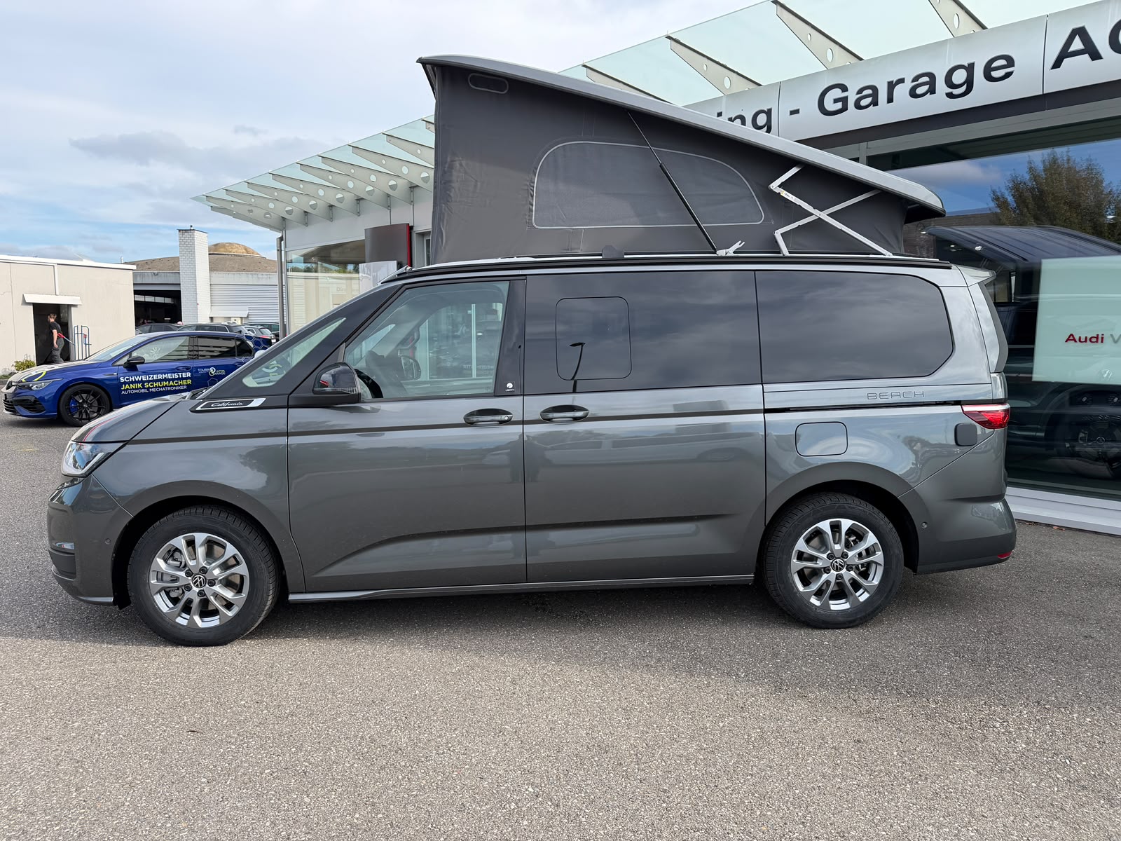 VW California eHybrid 4x4 Beach Tour Liberty 4Motion mit 5-Sitzplätzen-image-1