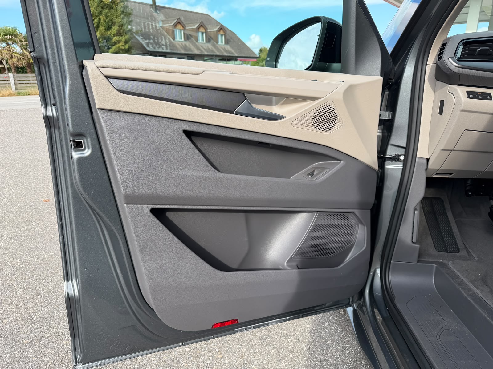VW California eHybrid 4x4 Beach Tour Liberty 4Motion mit 5-Sitzplätzen-image-21