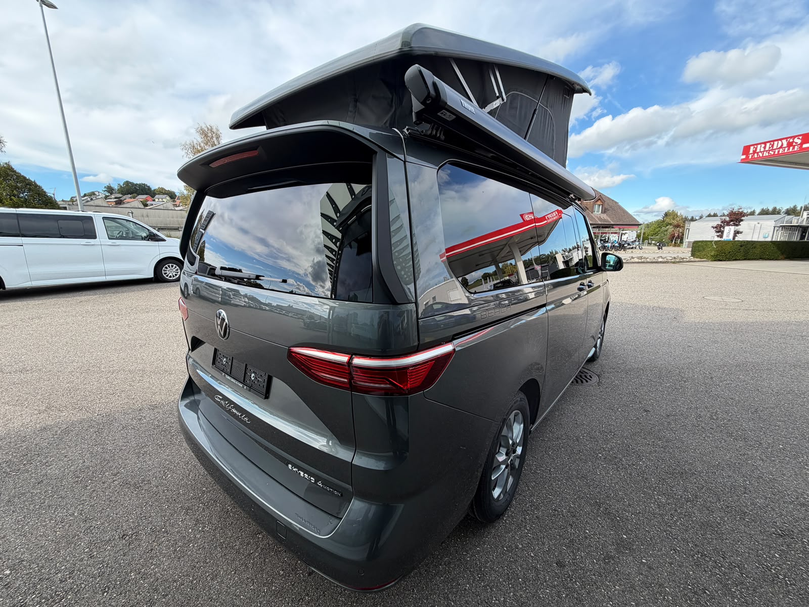 VW California eHybrid 4x4 Beach Tour Liberty 4Motion mit 5-Sitzplätzen-image-14