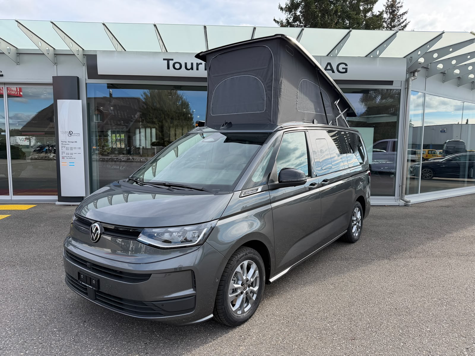 VW California eHybrid 4x4 Beach Tour Liberty 4Motion mit 5-Sitzplätzen-image-0