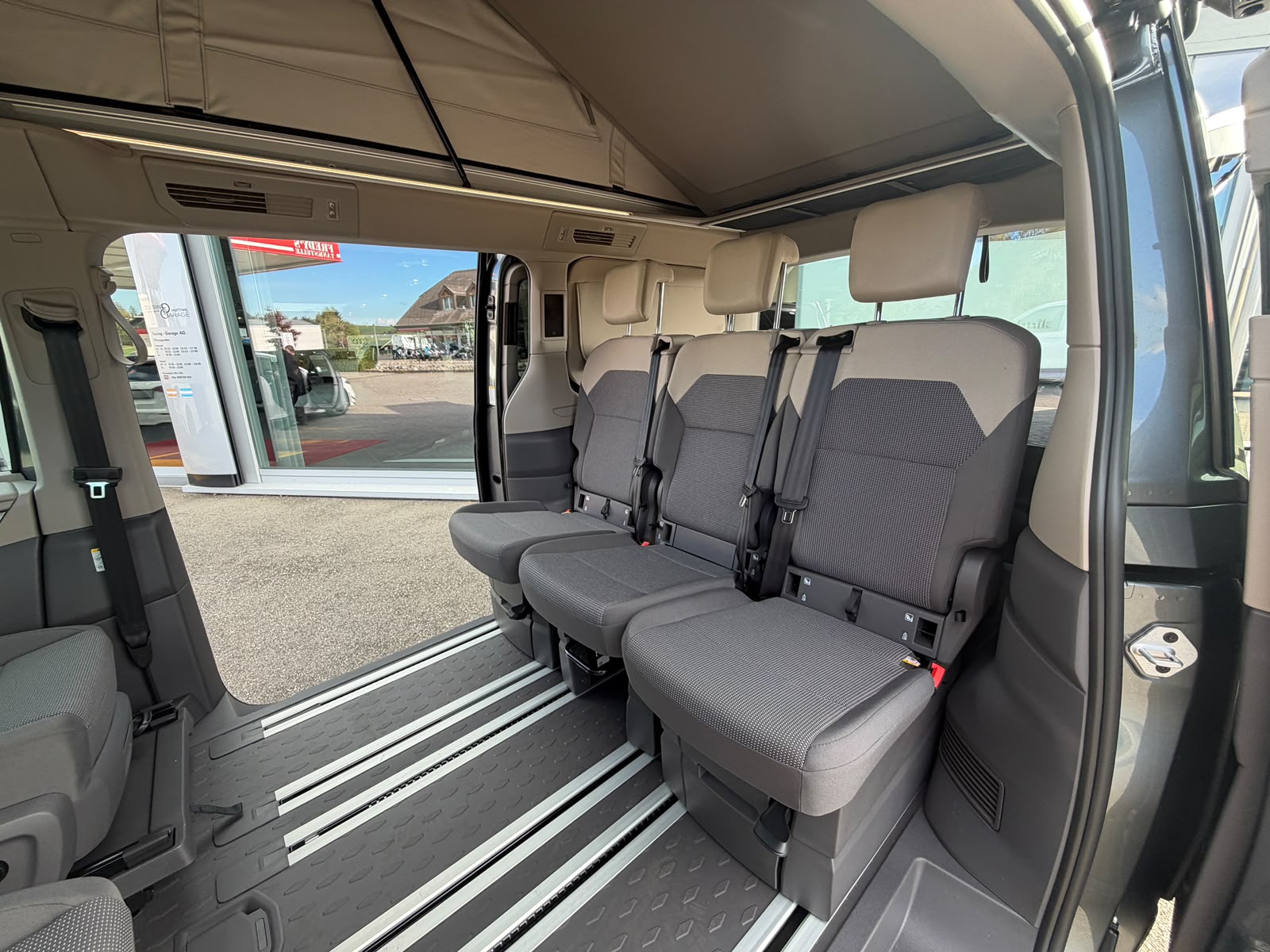 VW California eHybrid 4x4 Beach Tour Liberty 4Motion mit 5-Sitzplätzen-image-2