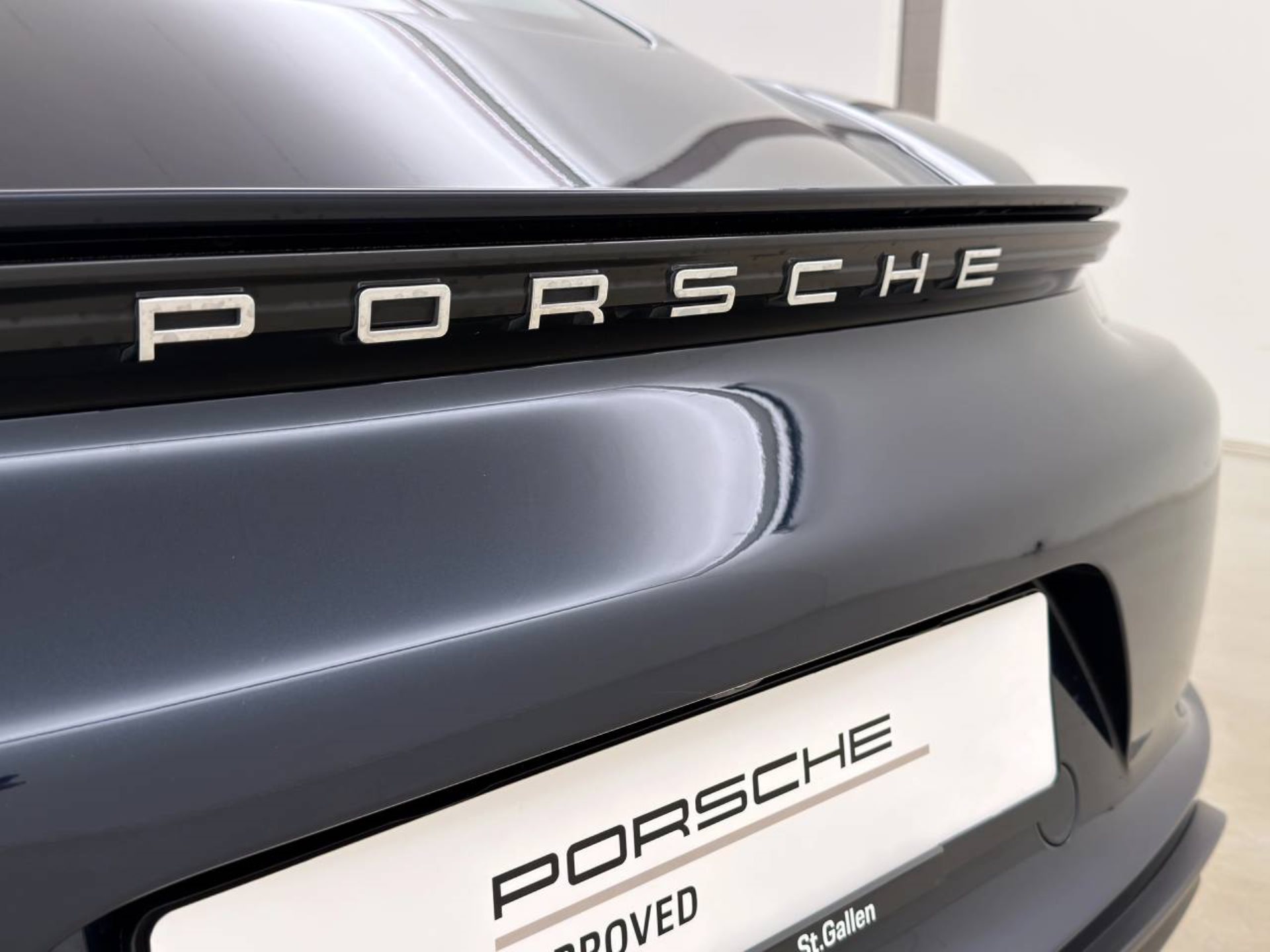 PORSCHE 718 Cayman-image-11