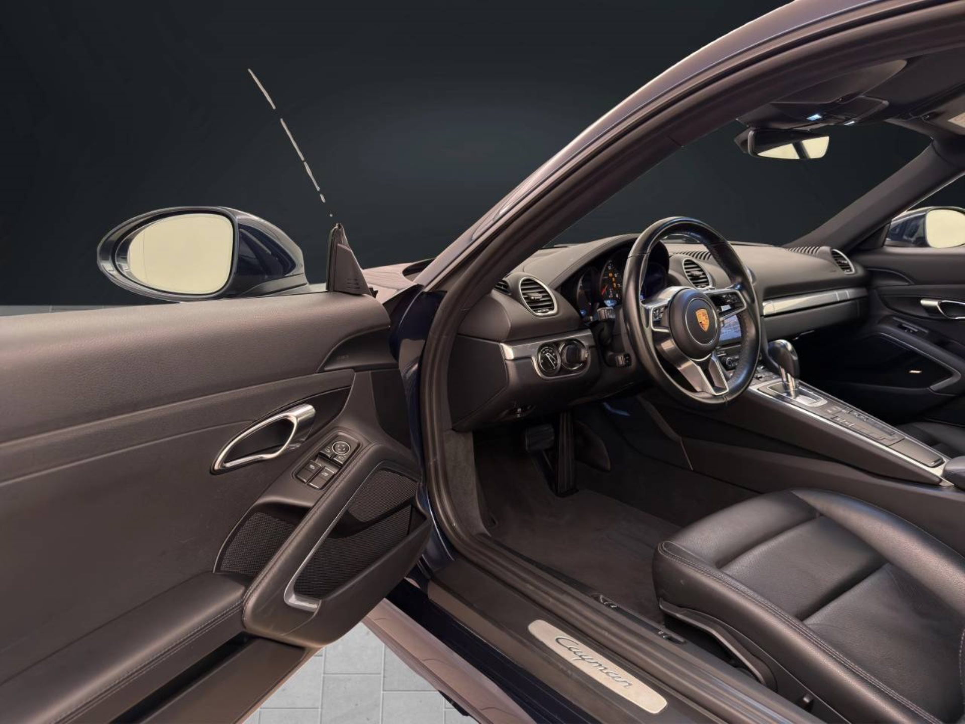 PORSCHE 718 Cayman-image-3