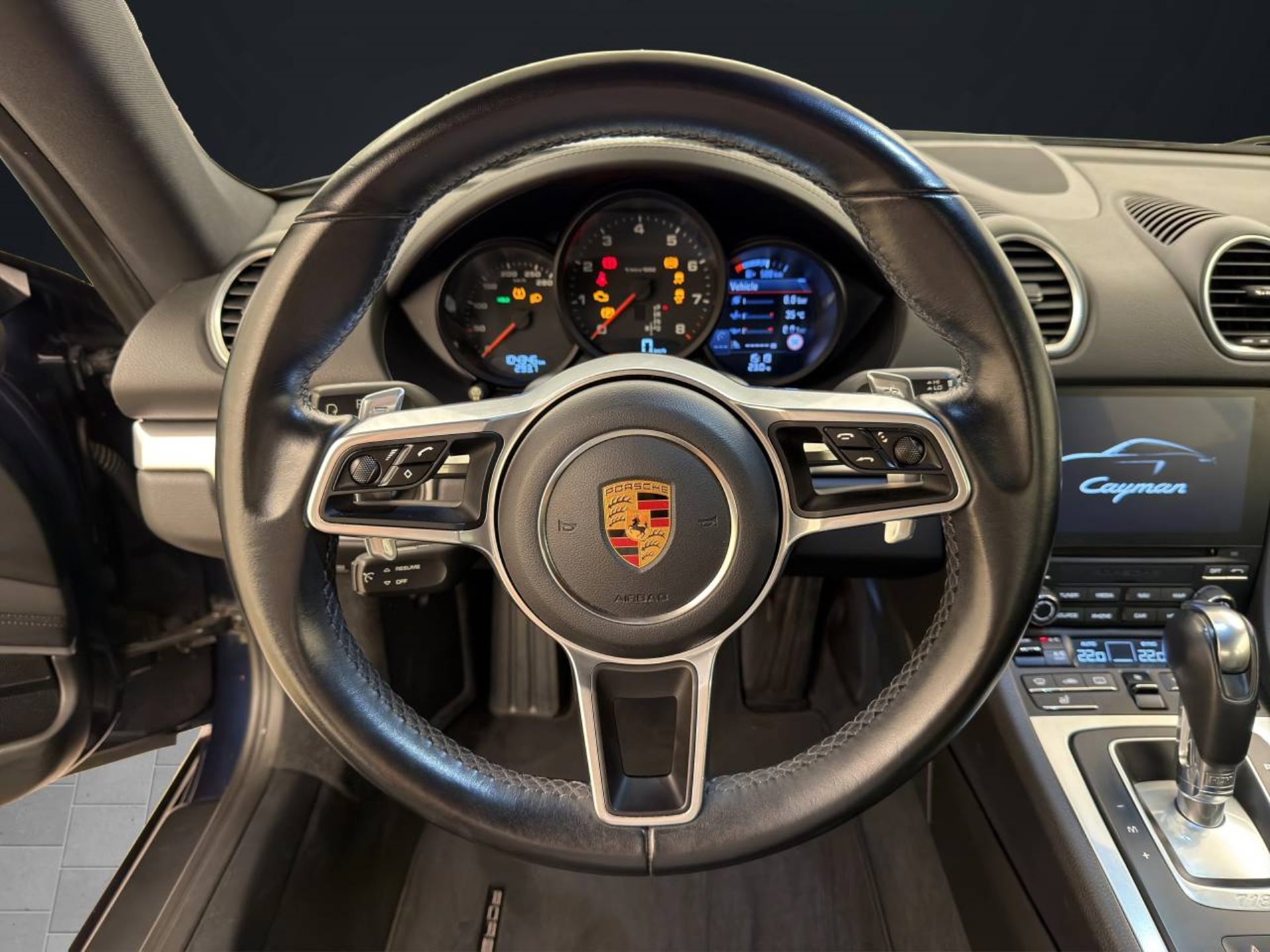 PORSCHE 718 Cayman-image-12