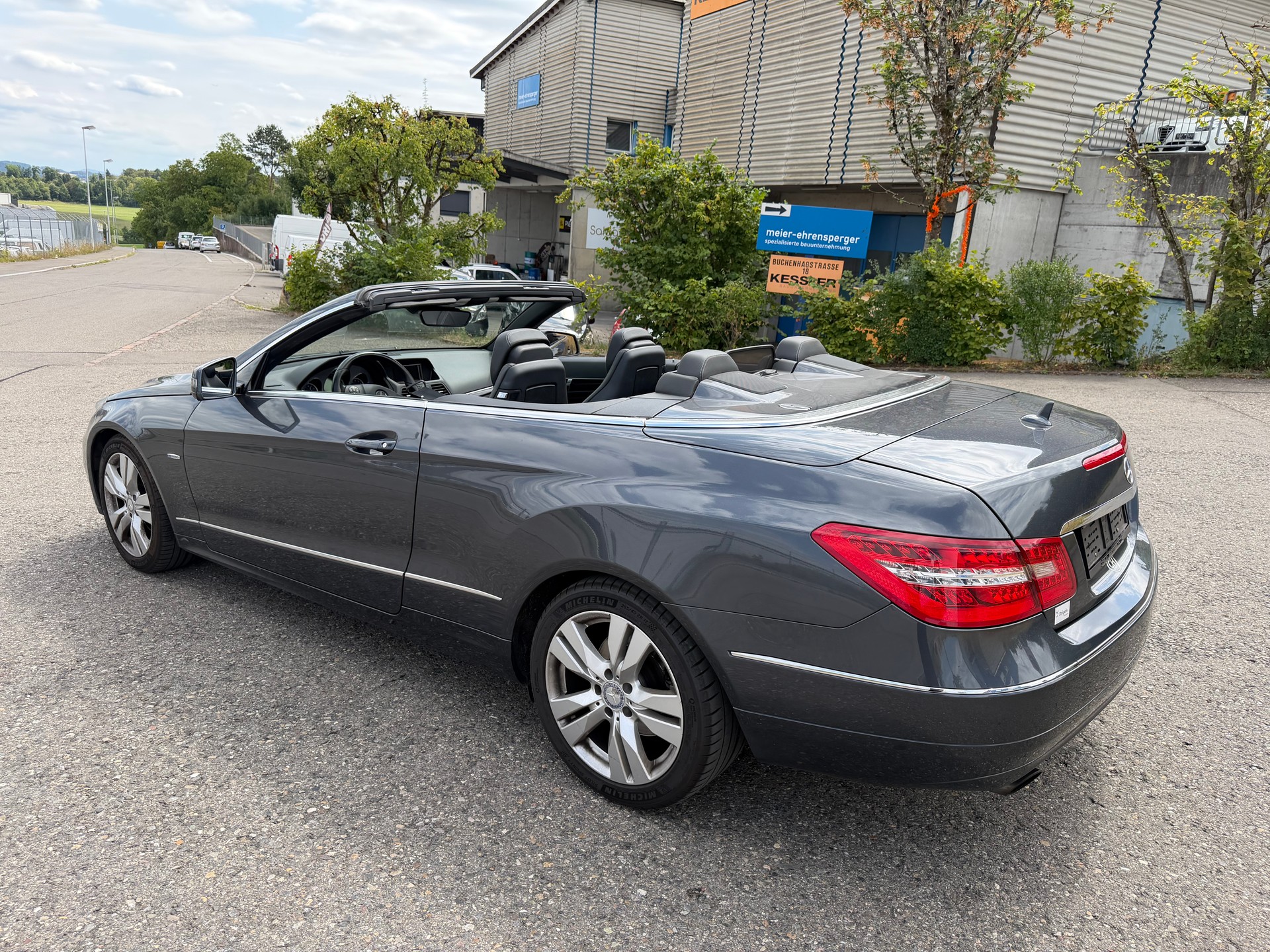 MERCEDES-BENZ E 200 CGI BlueEfficiency Automatic-image-7