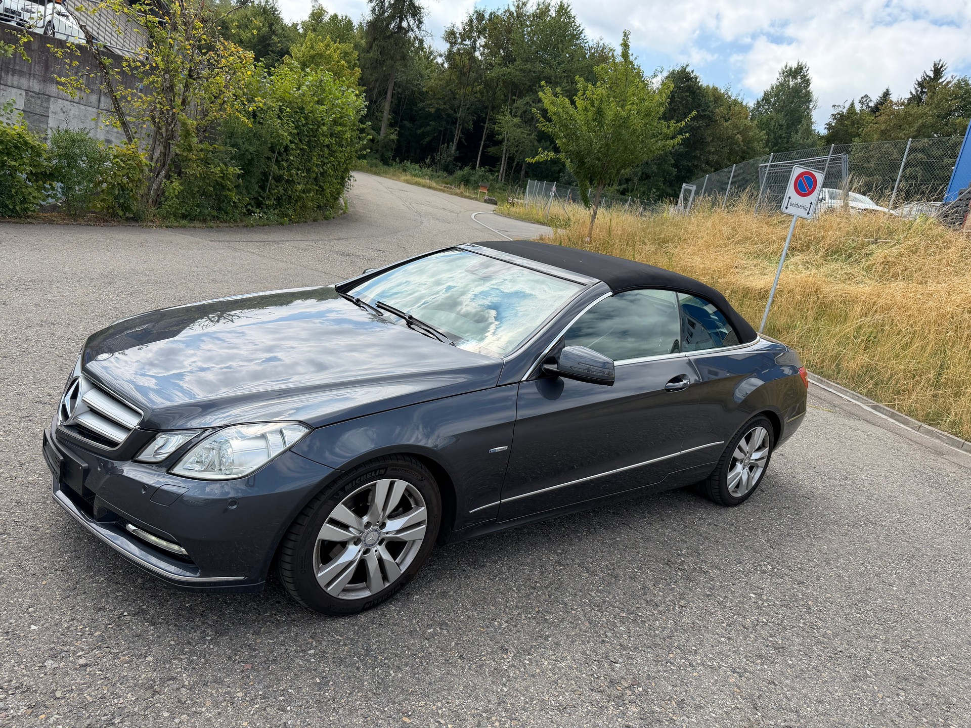 MERCEDES-BENZ E 200 CGI BlueEfficiency Automatic-image-2