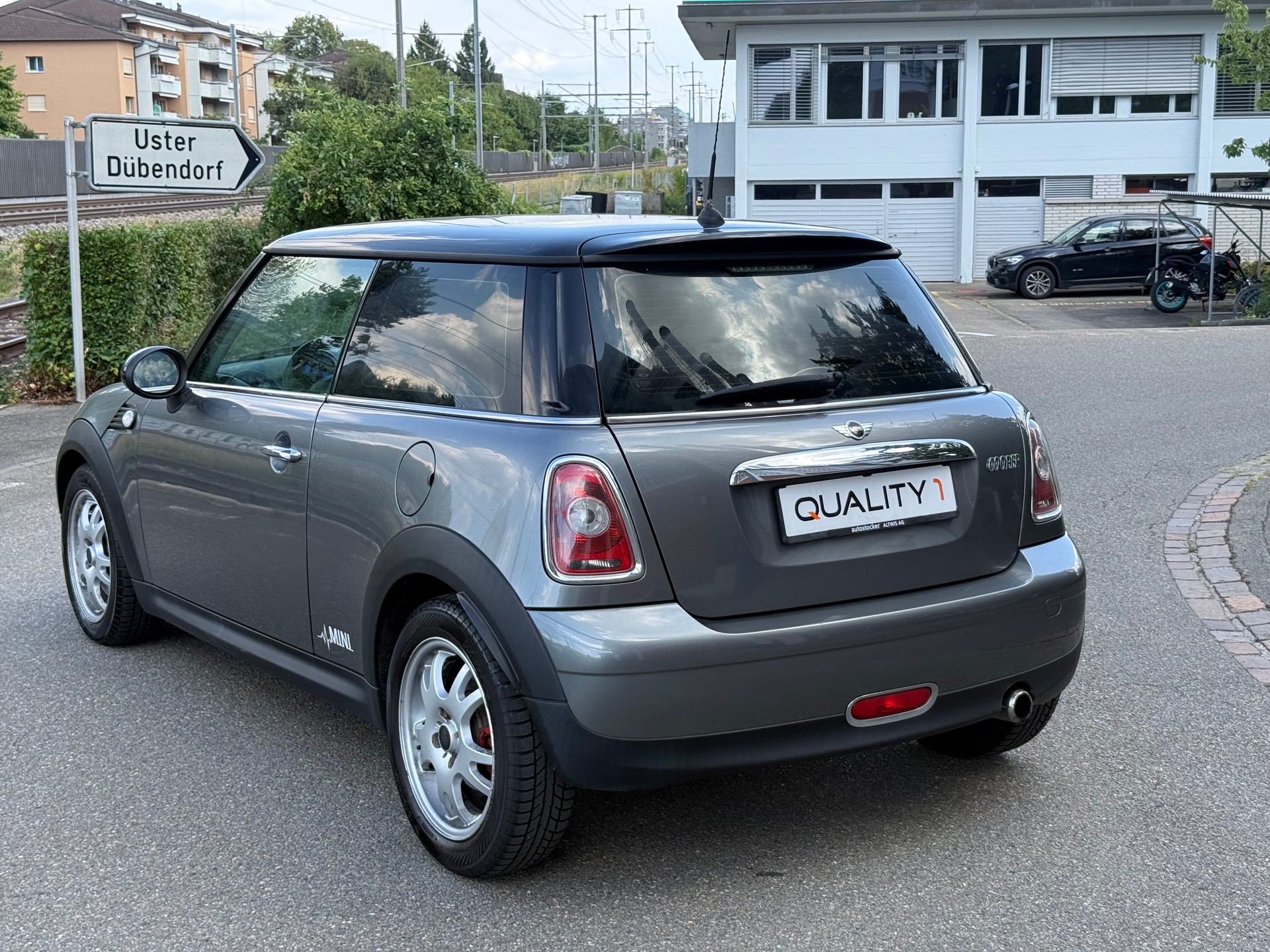 MINI Cooper Steptronic-image-3