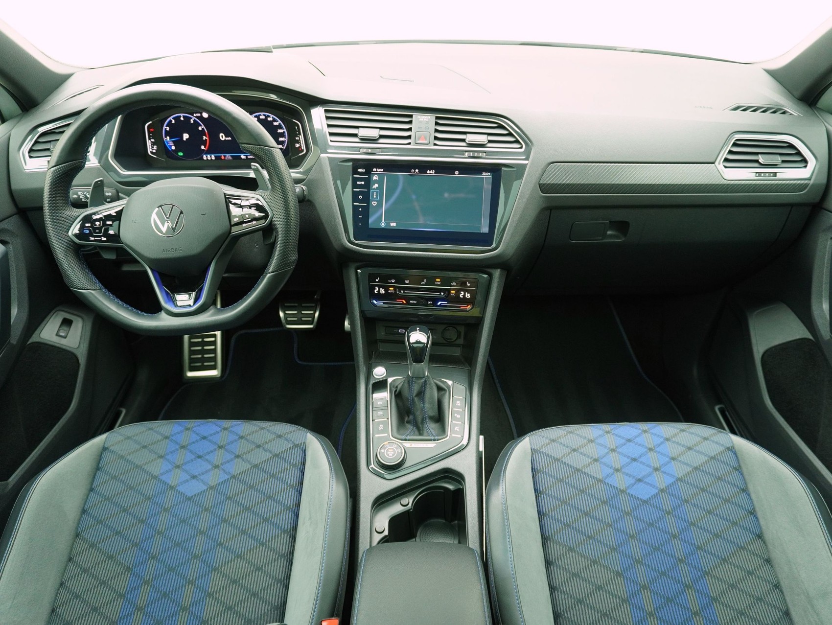VW Tiguan 2.0 TSI DSG R Black Style 4Motion-image-14