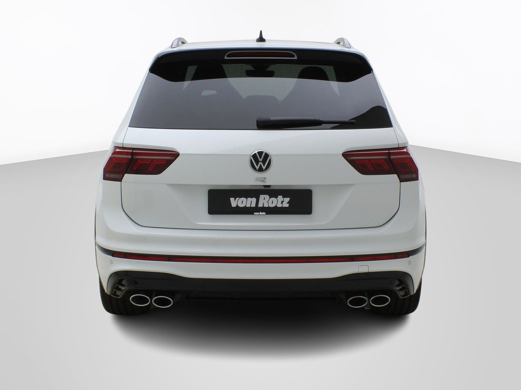 VW Tiguan 2.0 TSI DSG R Black Style 4Motion-image-3