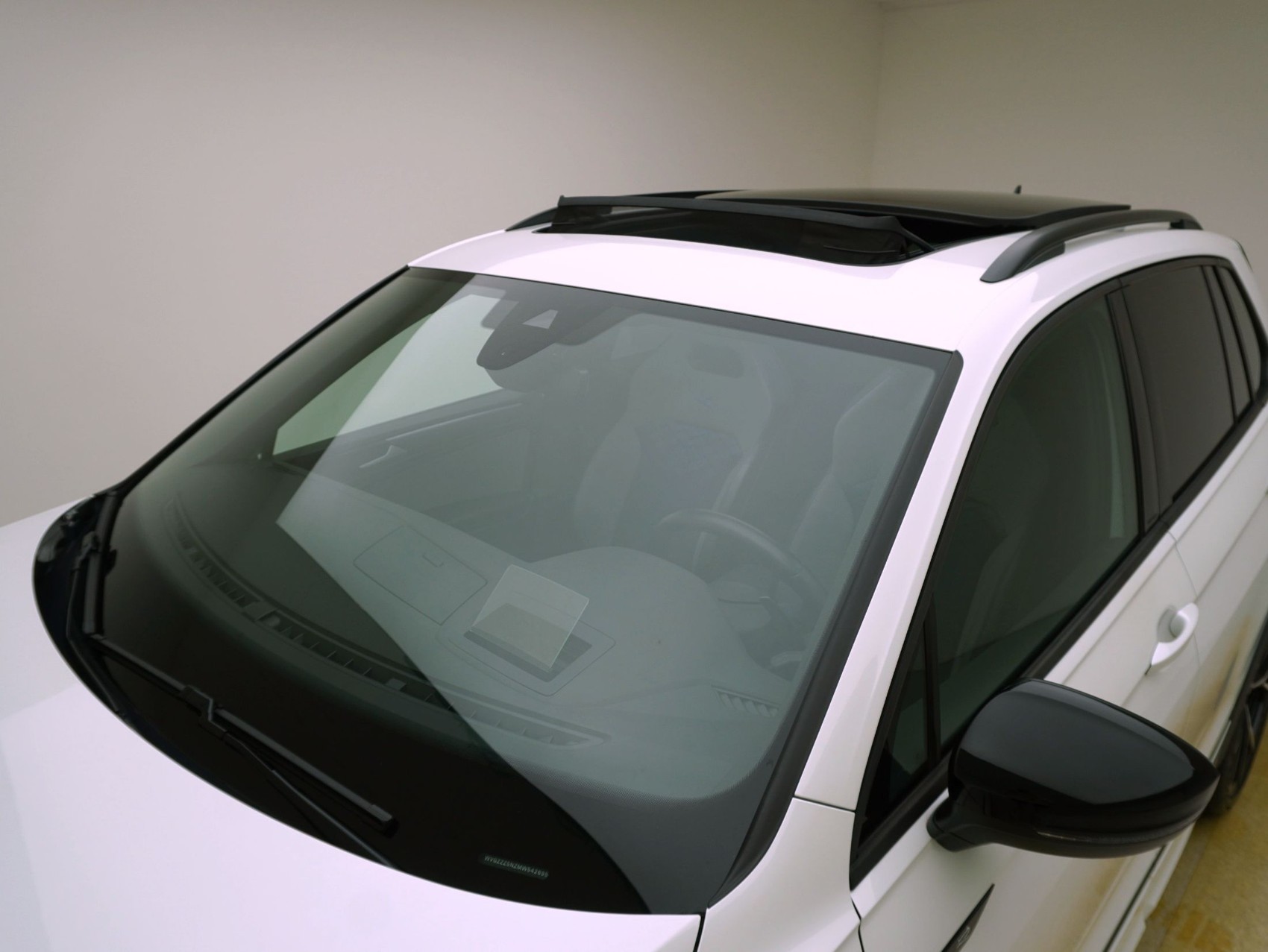 VW Tiguan 2.0 TSI DSG R Black Style 4Motion-image-7