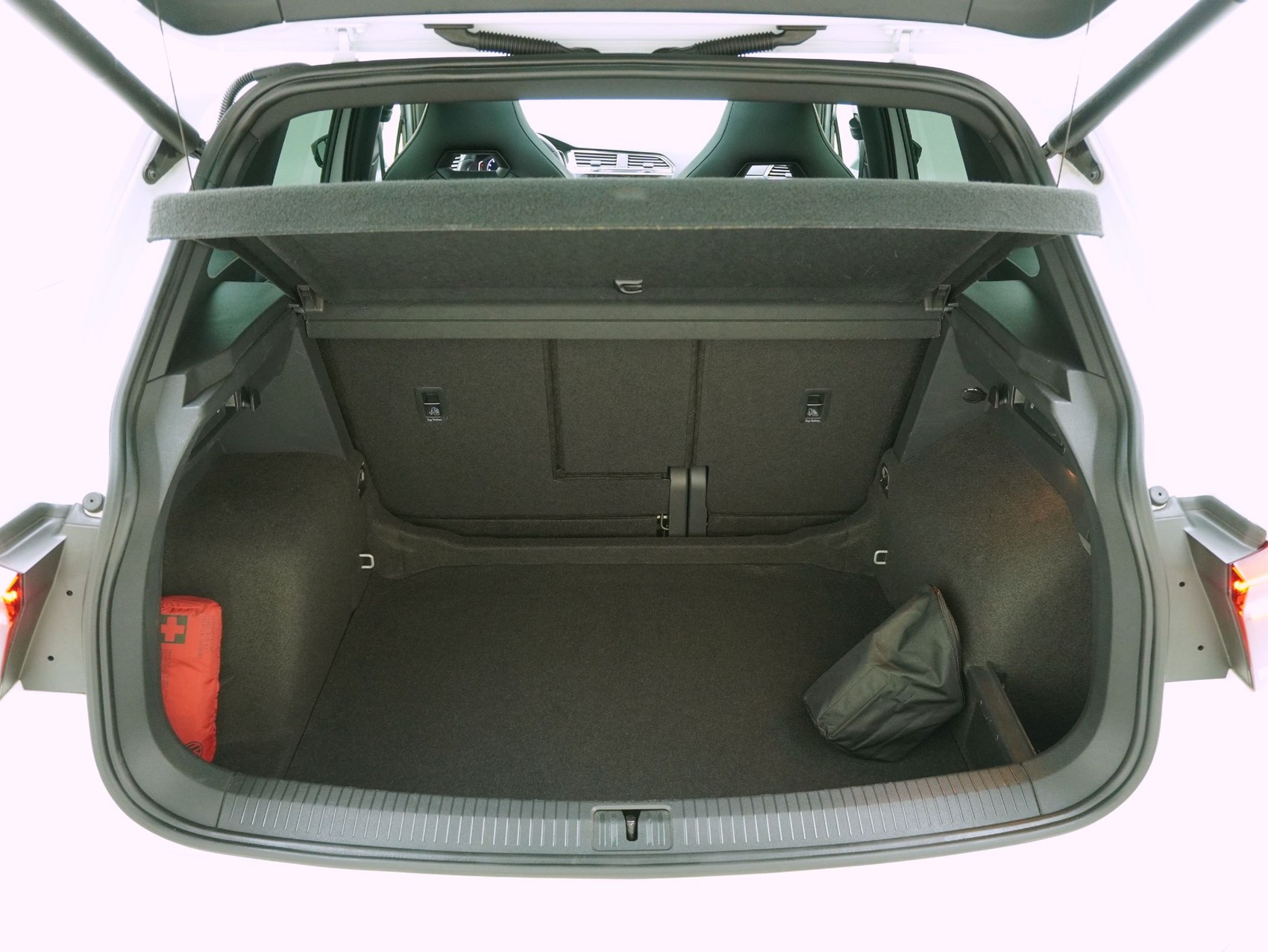 VW Tiguan 2.0 TSI DSG R Black Style 4Motion-image-13