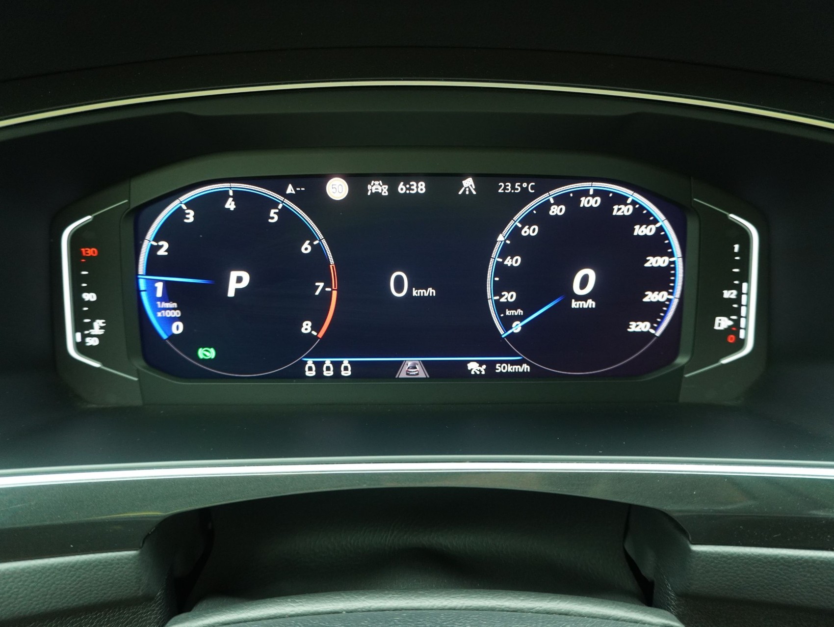 VW Tiguan 2.0 TSI DSG R Black Style 4Motion-image-16