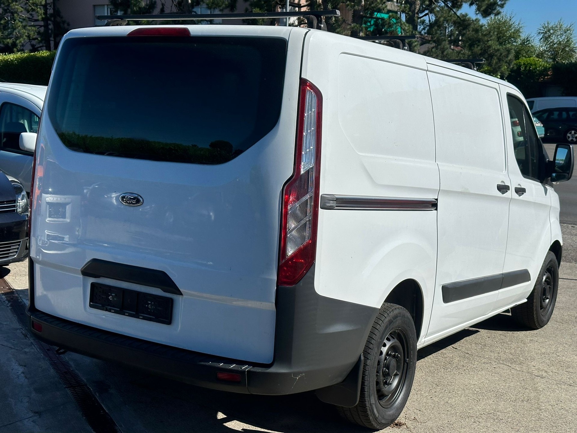 FORD Transit Custom Van 270 L1H1 Startup-image-5