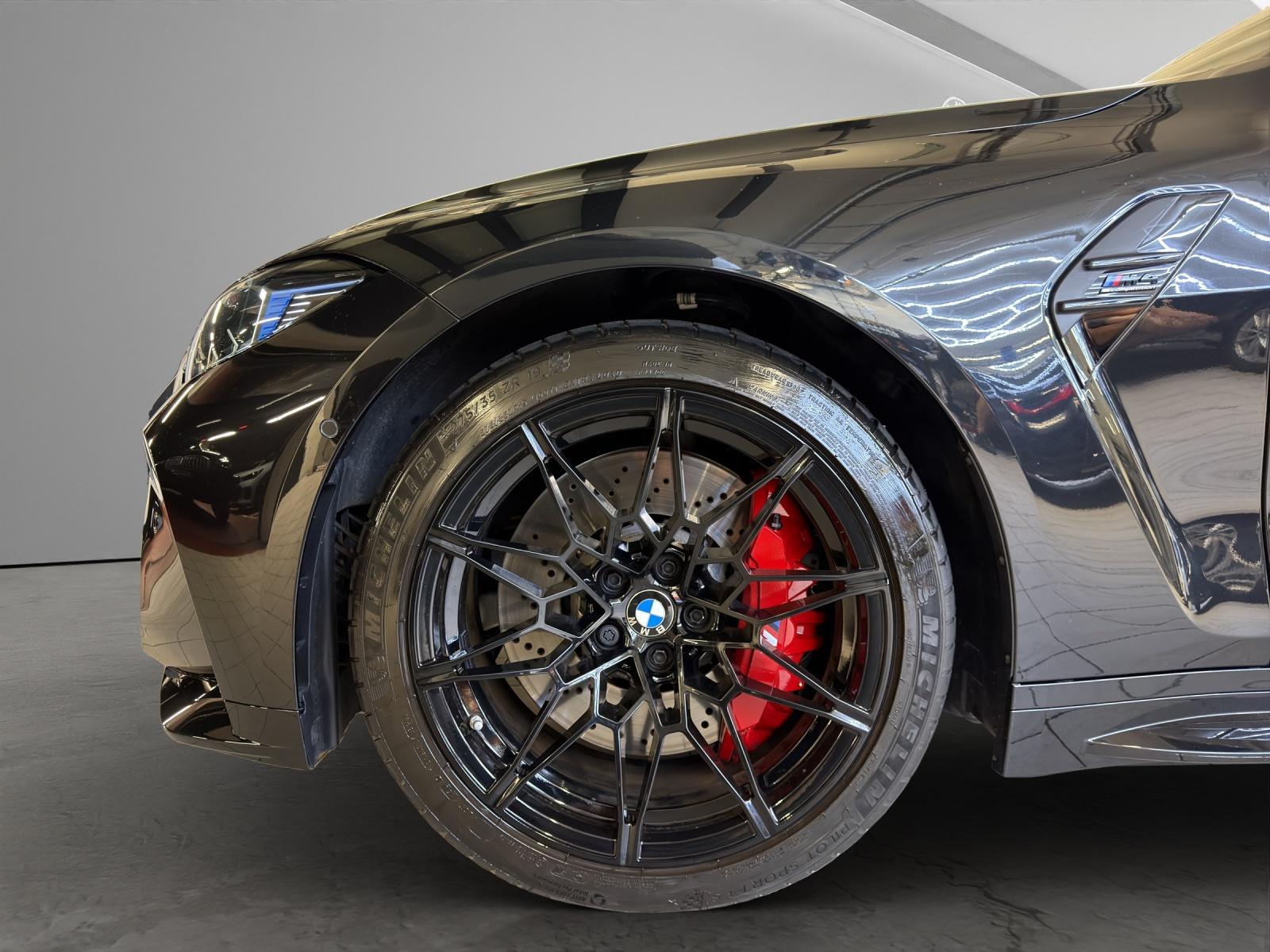 BMW M4 Competition xDrive Cabrio-image-8