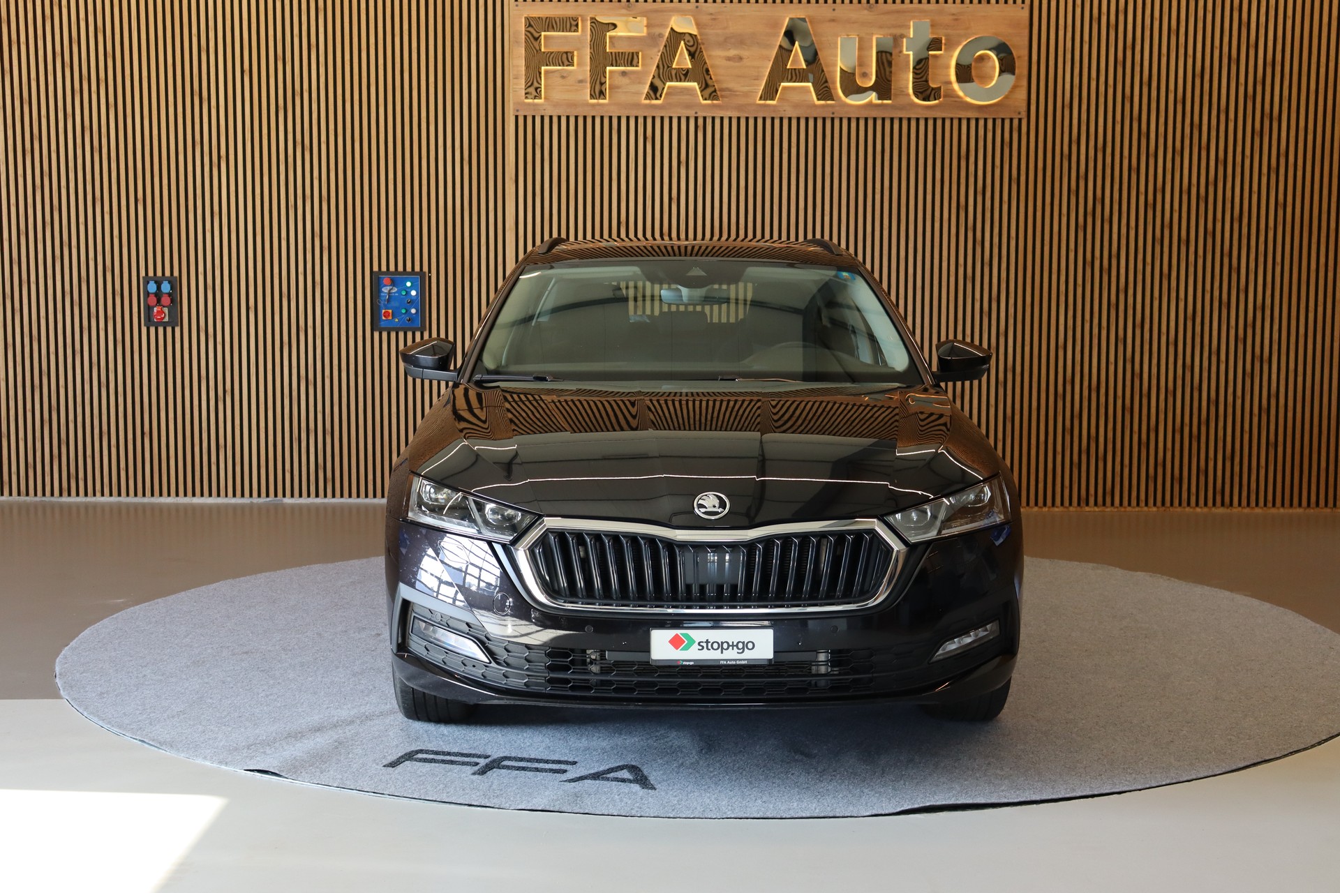 SKODA Octavia Combi 2.0 TDI Ambition 4x4 DSG-image-3