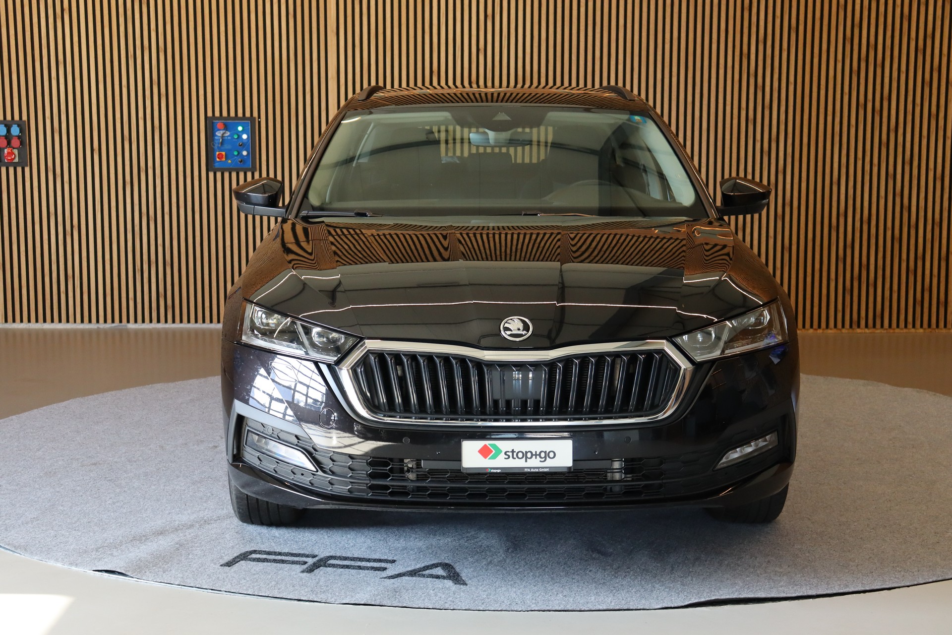 SKODA Octavia Combi 2.0 TDI Ambition 4x4 DSG-image-2