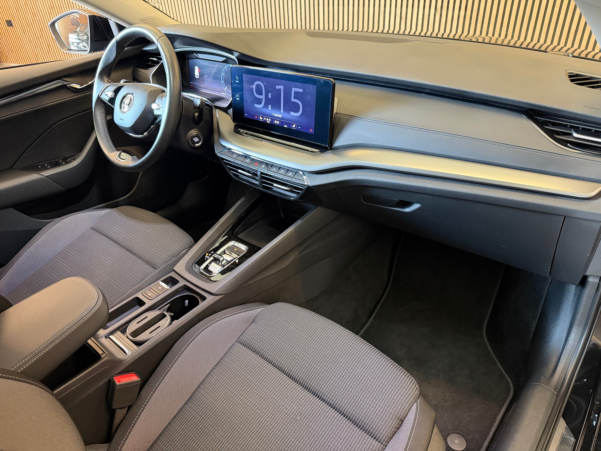 SKODA Octavia Combi 2.0 TDI Ambition 4x4 DSG-image-12
