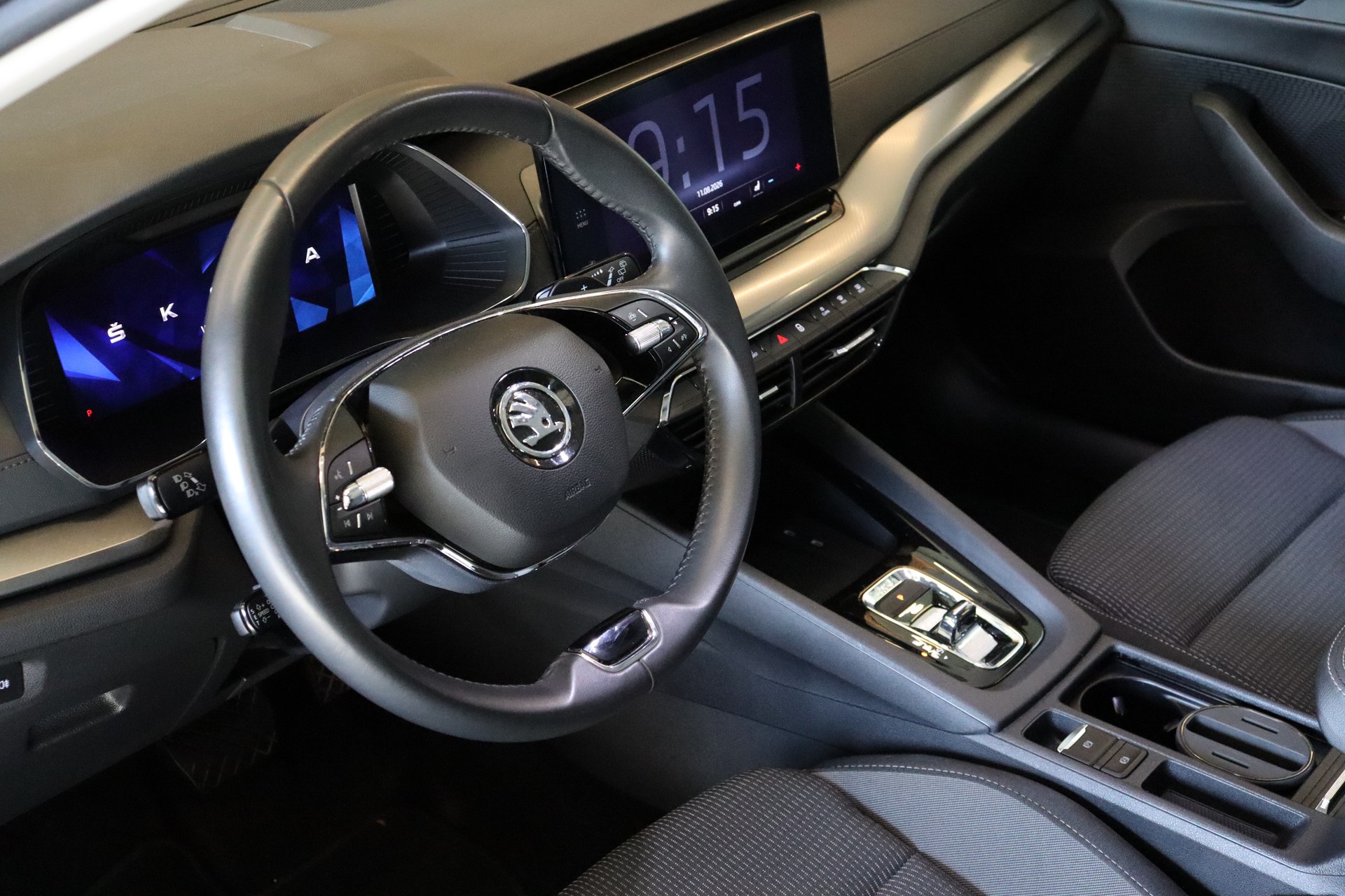 SKODA Octavia Combi 2.0 TDI Ambition 4x4 DSG-image-11