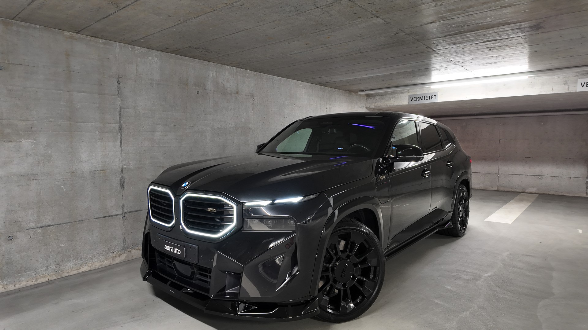BMW XM xDrive PHEV Steptronic-image-0