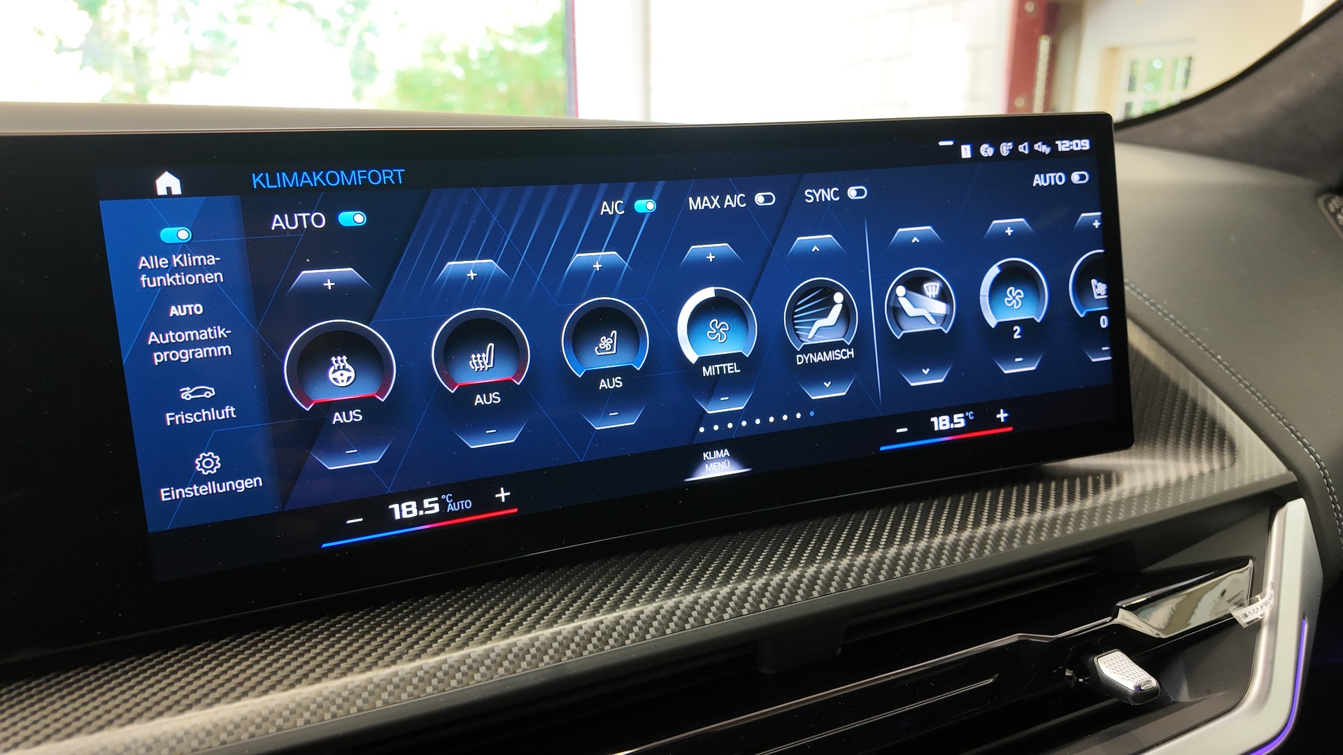 BMW XM xDrive PHEV Steptronic-image-28