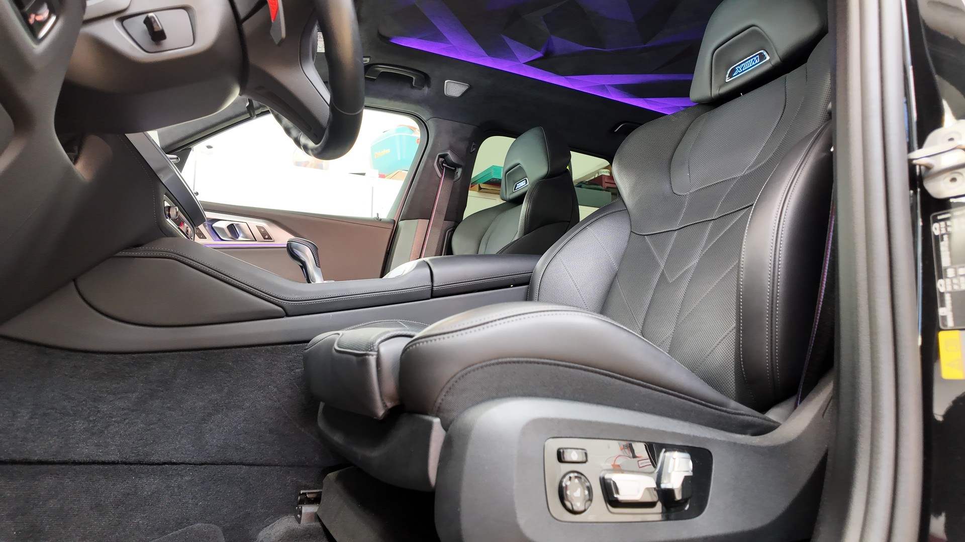 BMW XM xDrive PHEV Steptronic-image-14
