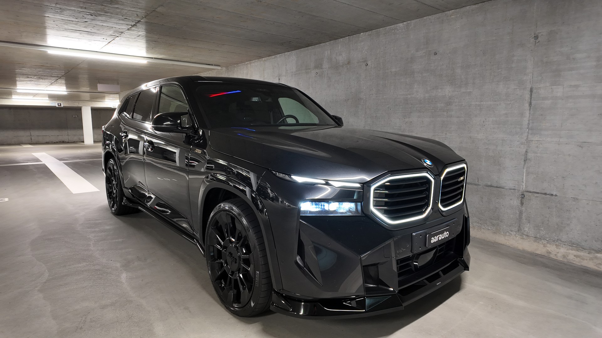 BMW XM xDrive PHEV Steptronic-image-5