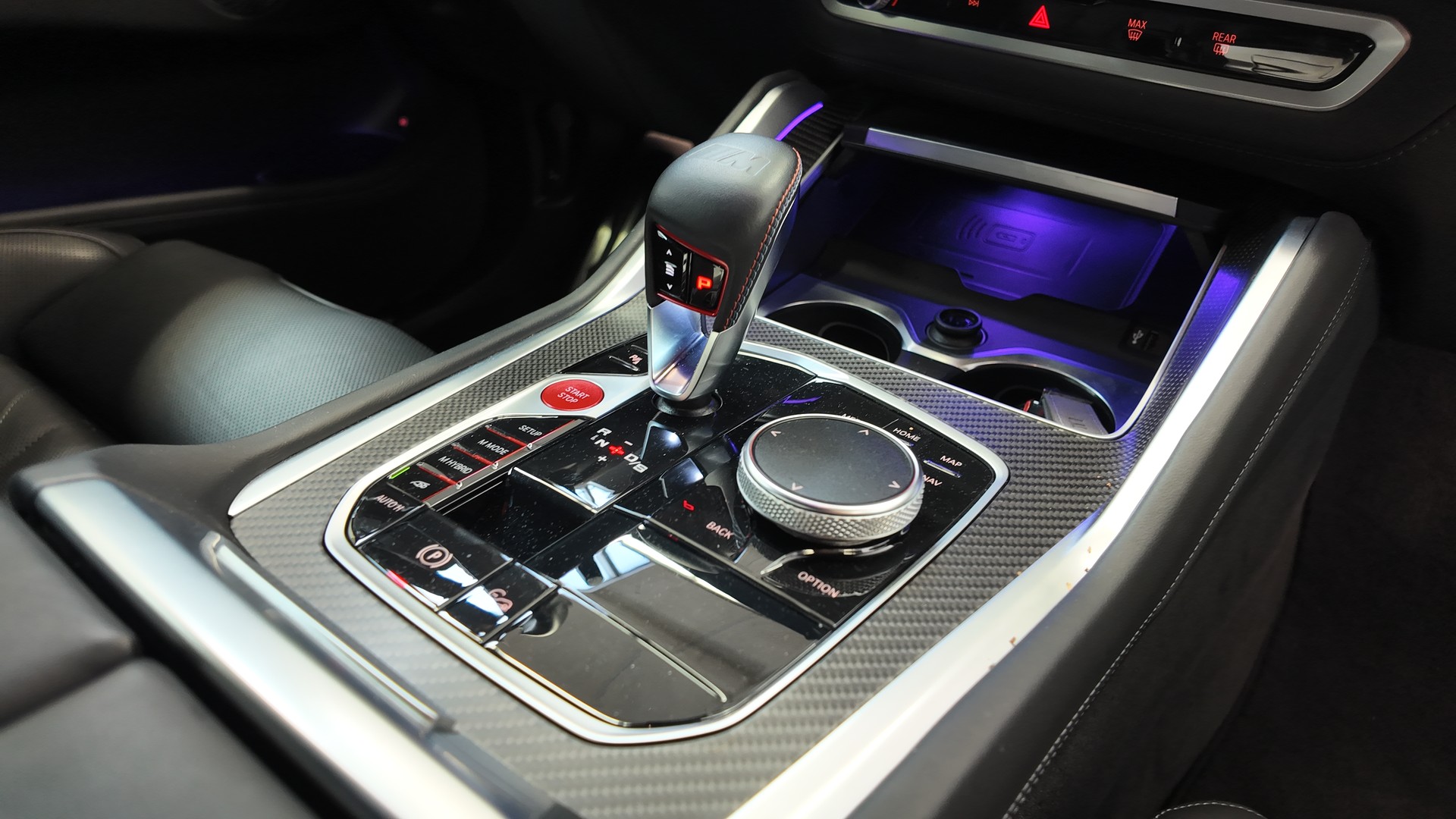 BMW XM xDrive PHEV Steptronic-image-11