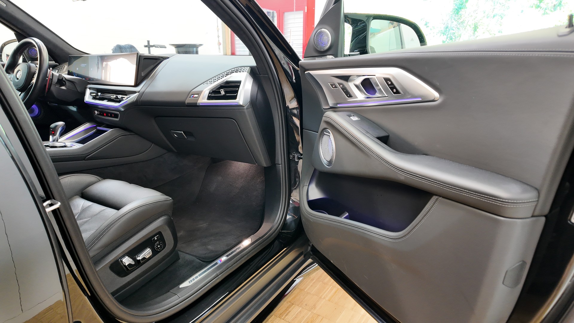 BMW XM xDrive PHEV Steptronic-image-18