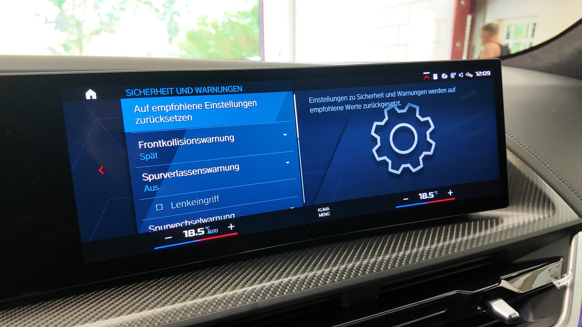 BMW XM xDrive PHEV Steptronic-image-29