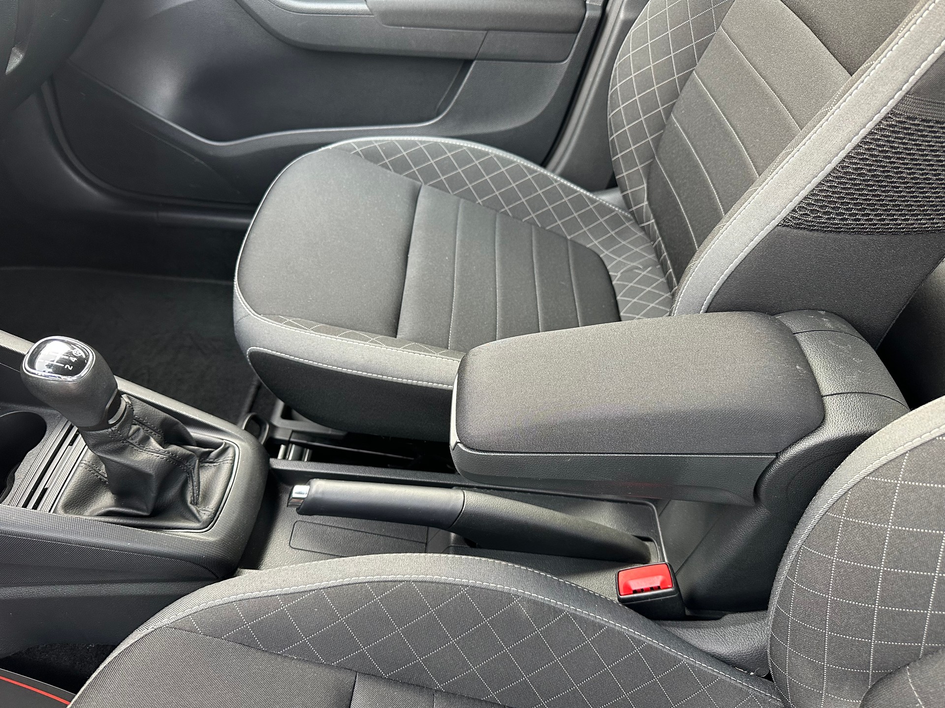 SKODA Fabia 1.0 MPI Ambition-image-22