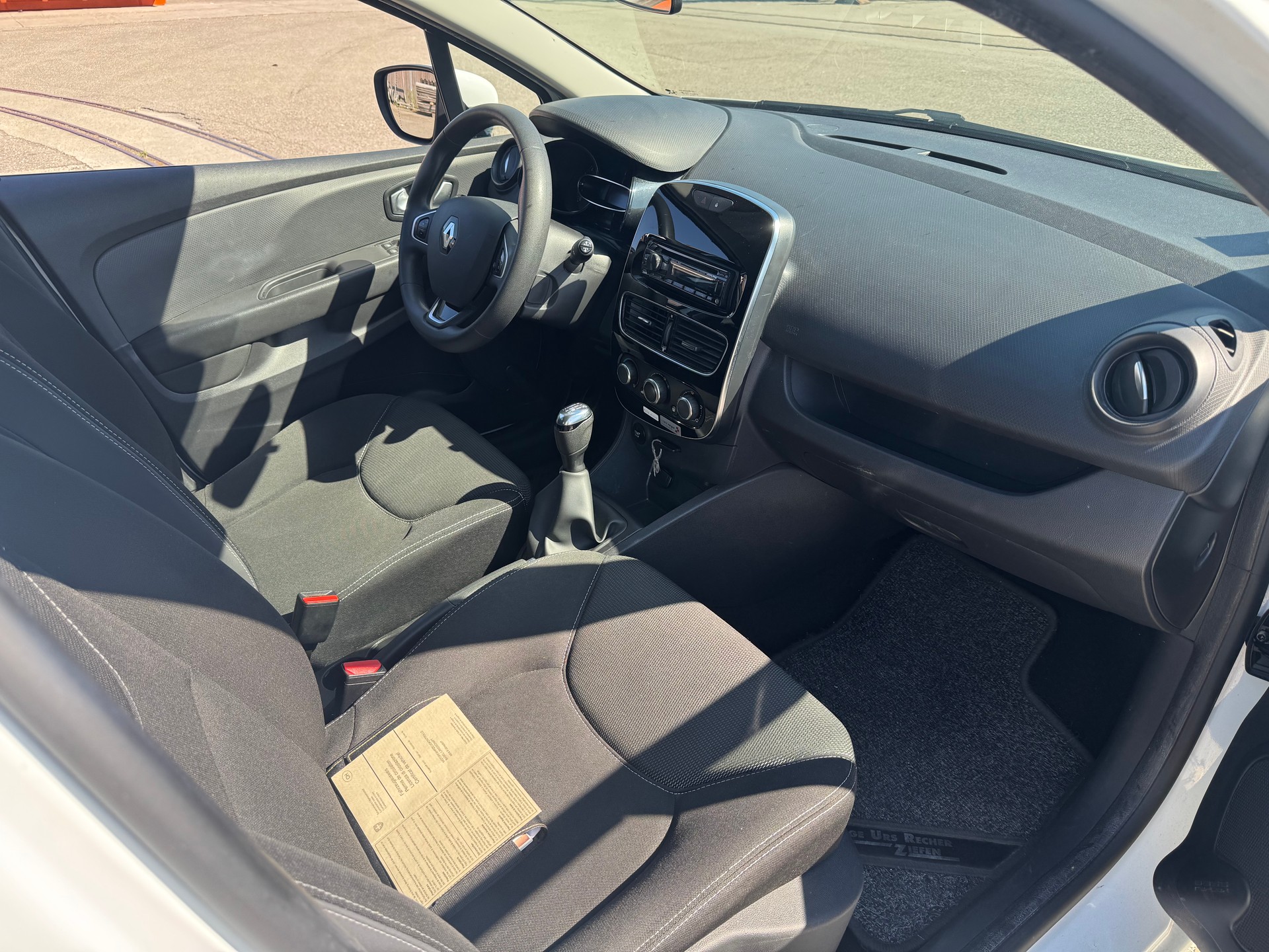 RENAULT Clio 1.2 16V Life-image-5