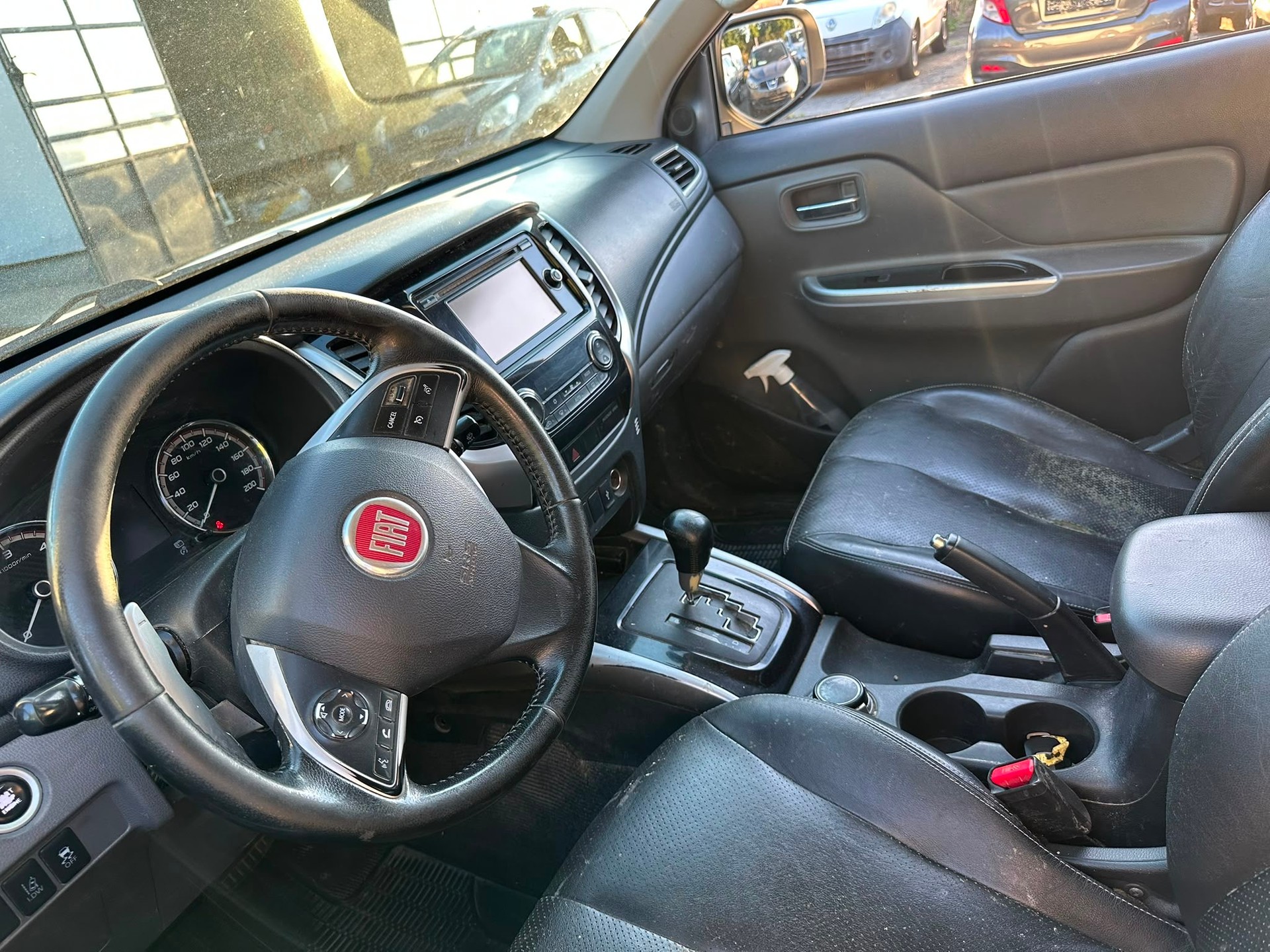 FIAT Fullback LX 2.4 MJ DC Swiss 4WD A-image-3