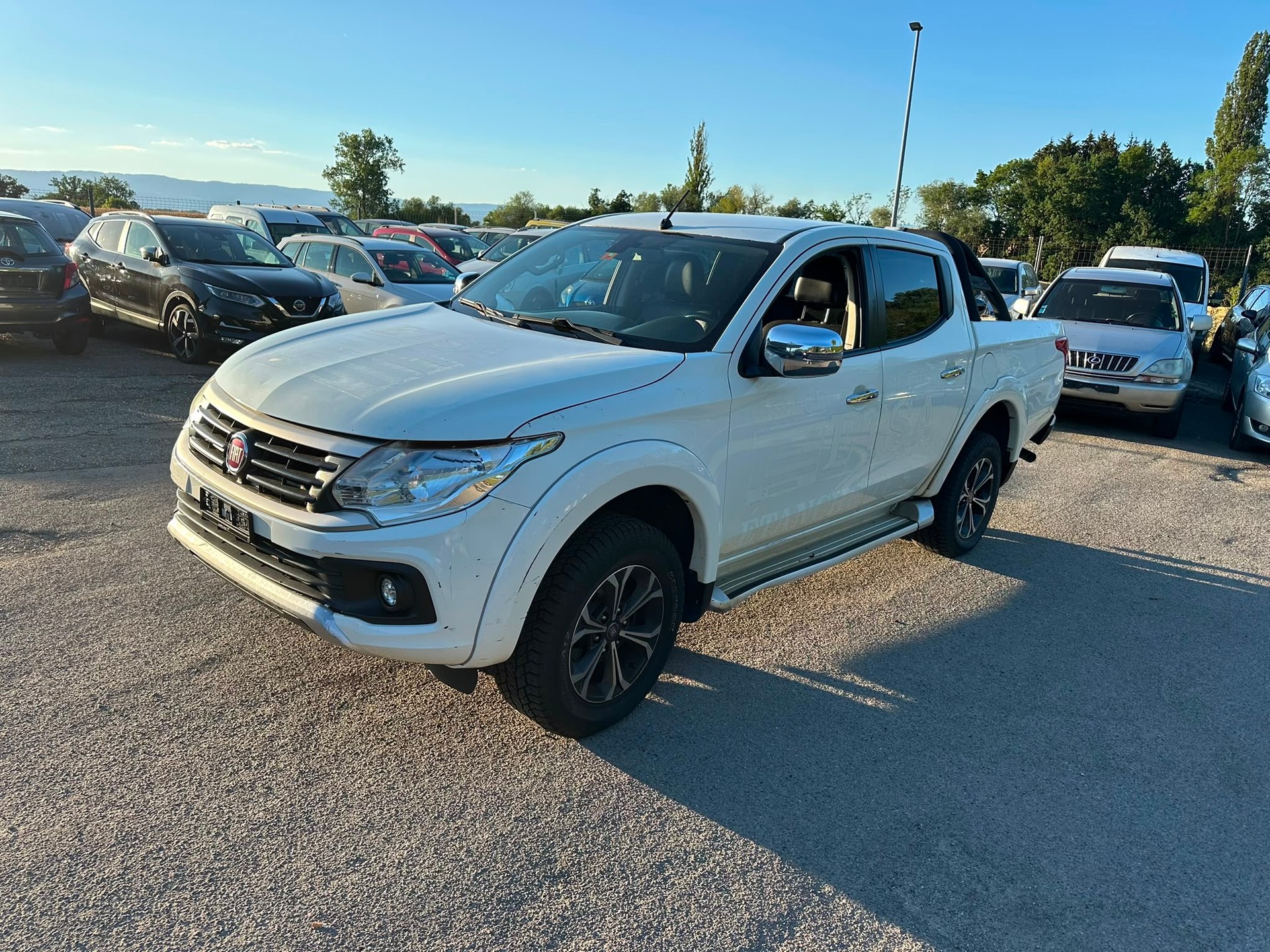 FIAT Fullback LX 2.4 MJ DC Swiss 4WD A-image-4
