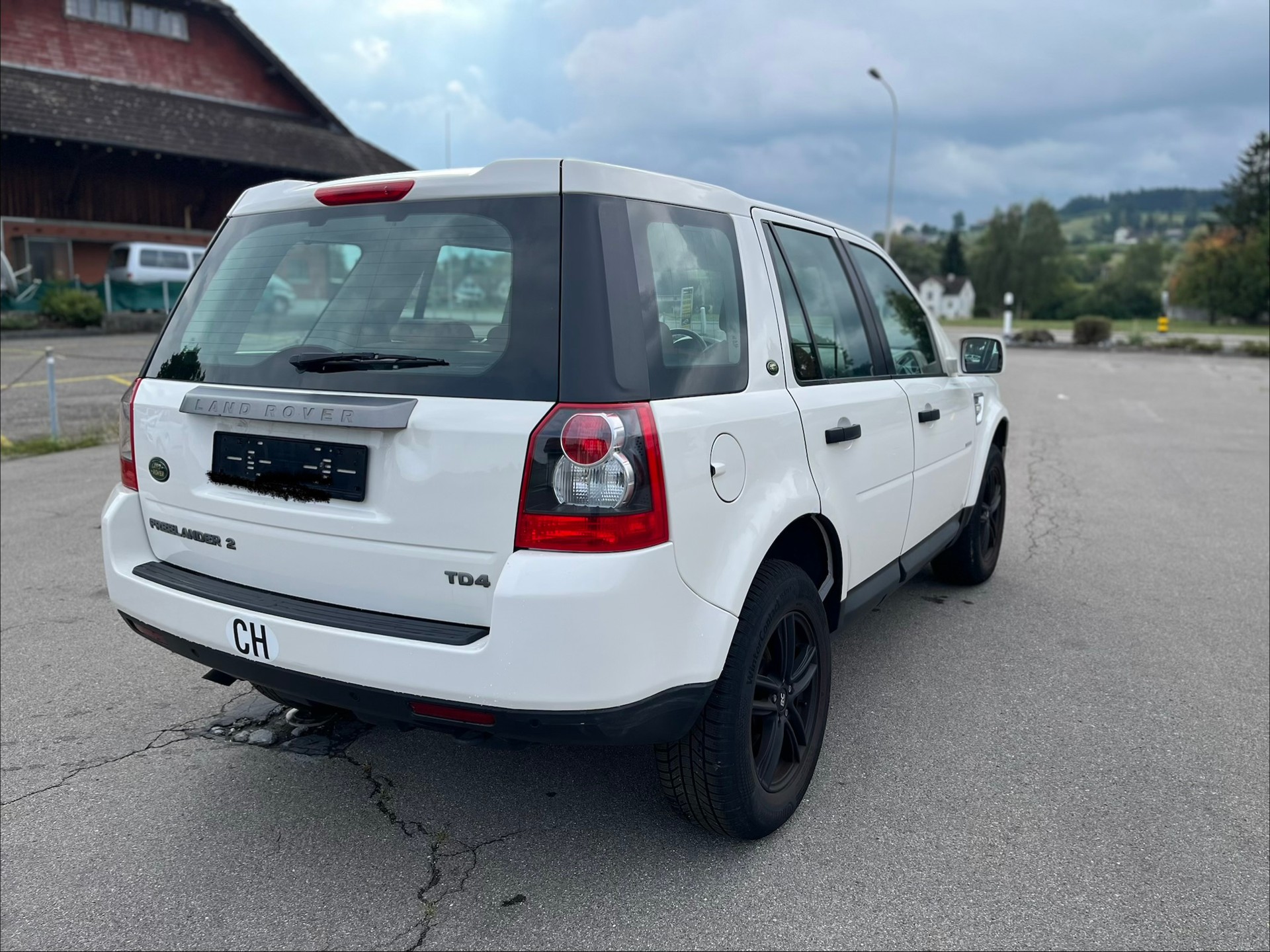 LAND ROVER Sehr gepflegt mit braunen dunkel Automat-image-5